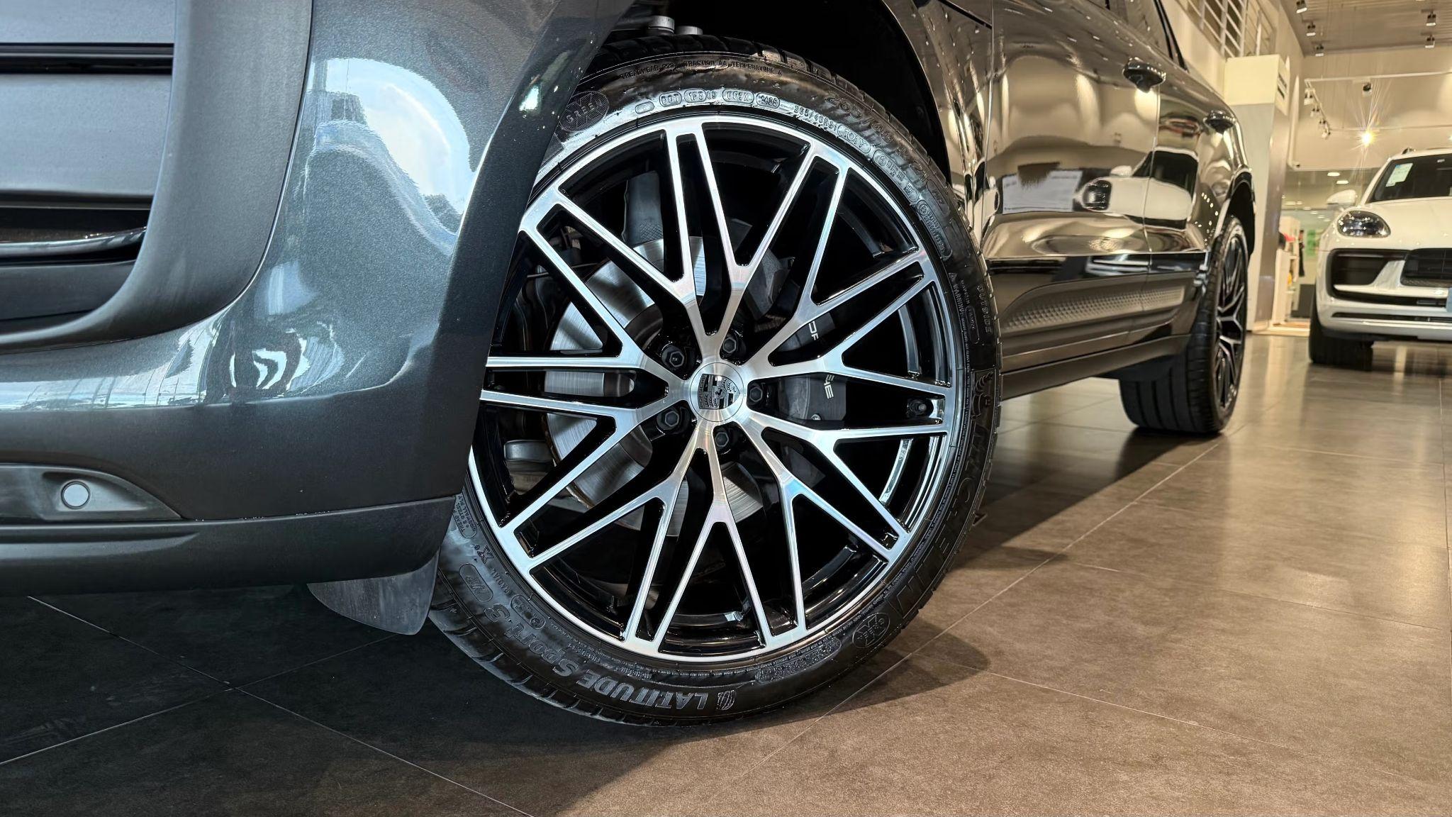 Pneus de alta performance: quando trocar e como escolher o modelo certo