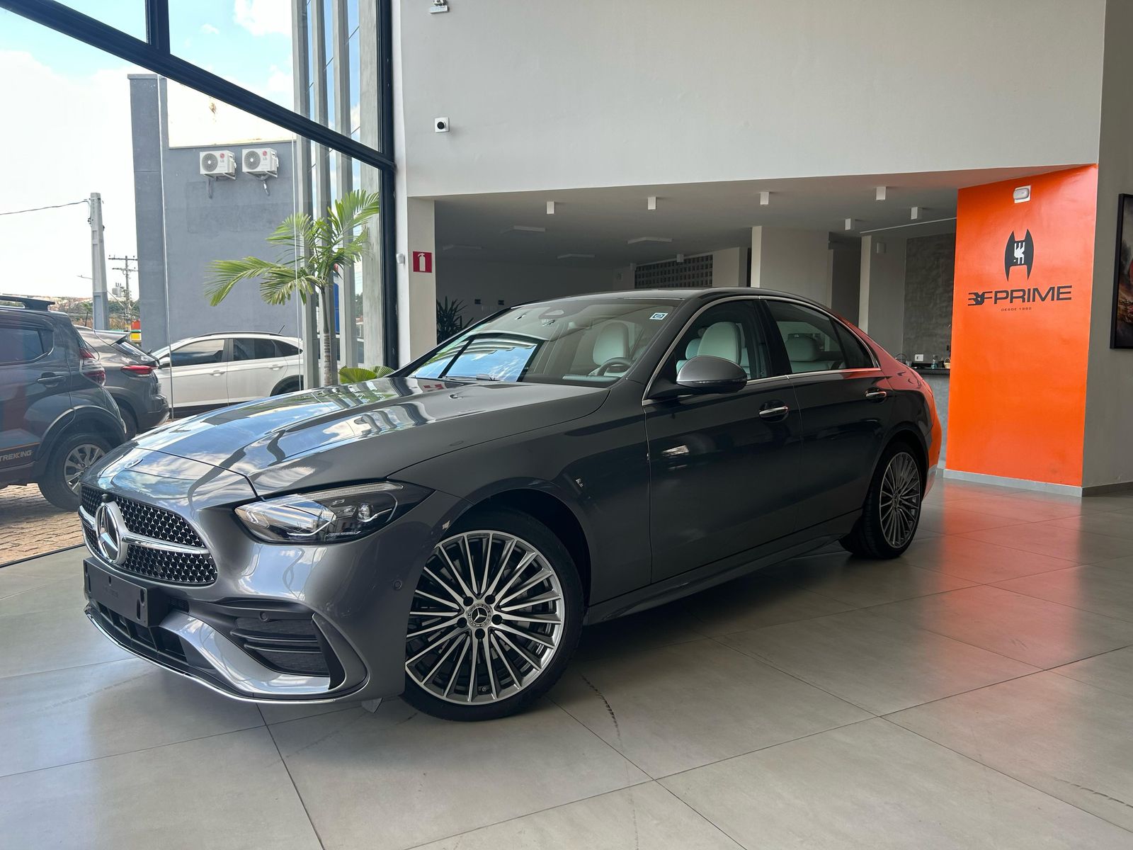 mercedes C-200 2025