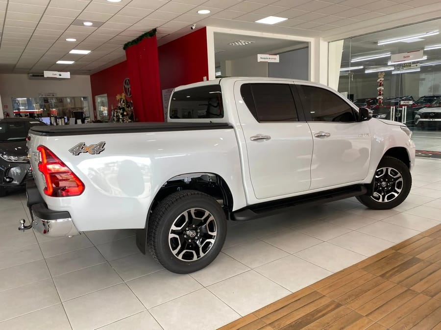 TOYOTA HILUX 2025