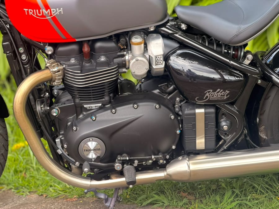TRIUMPH Bonneville Bobber 2025