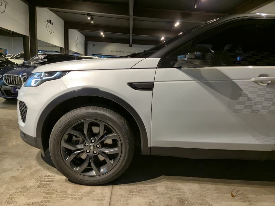 Land Rover Discovery 2019