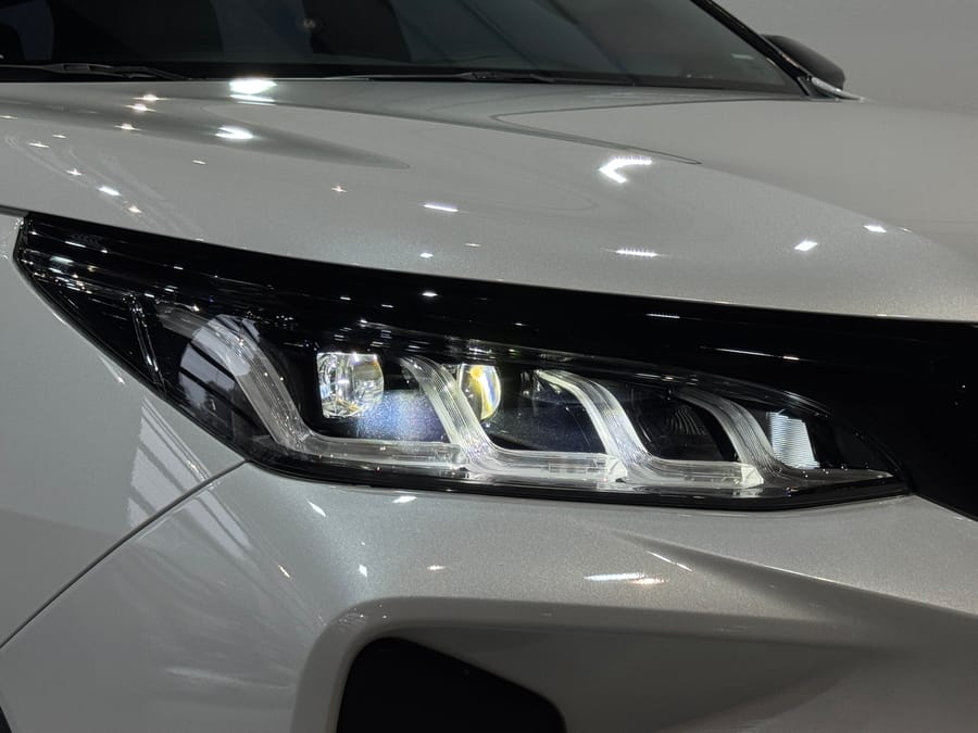 Toyota Hilux SW4 2025