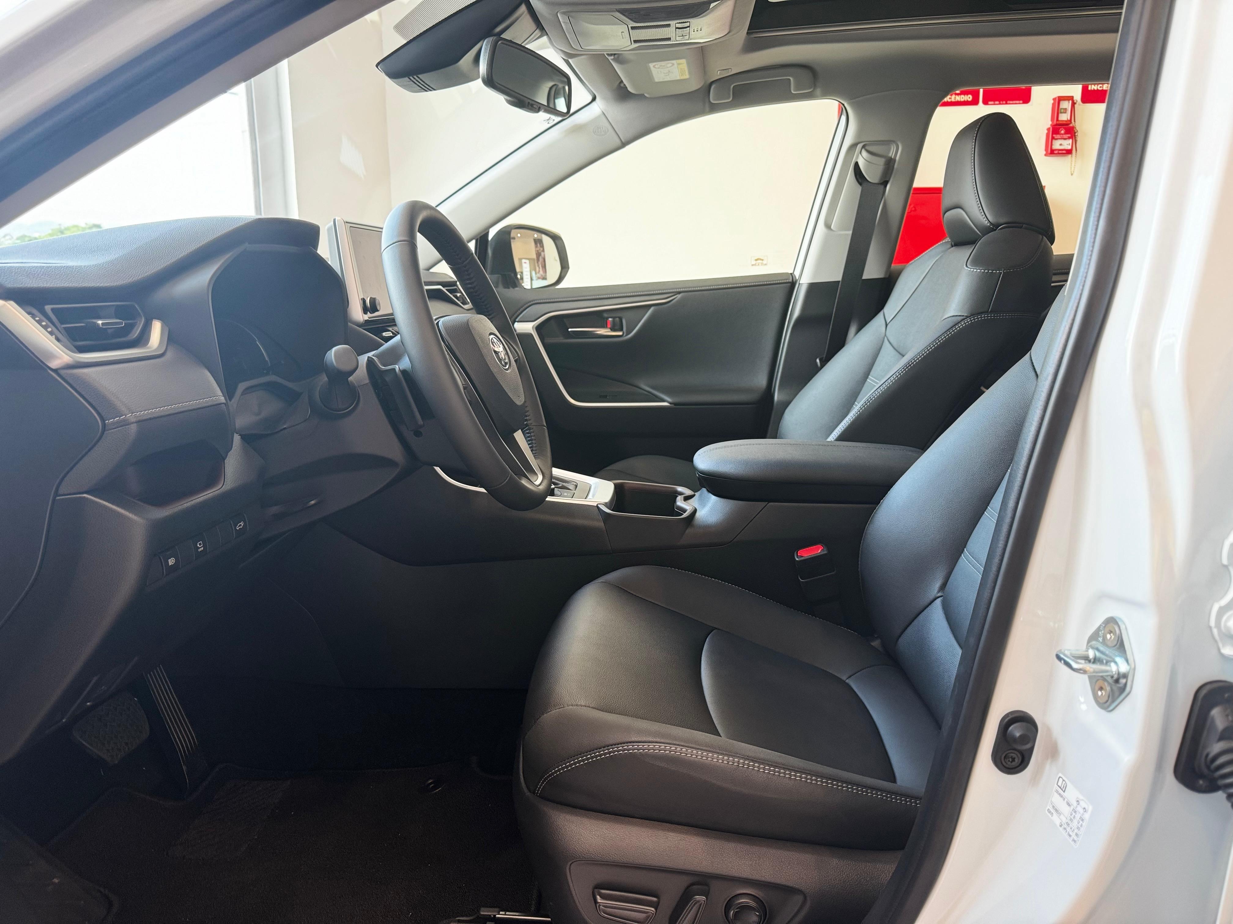 TOYOTA RAV4 2027