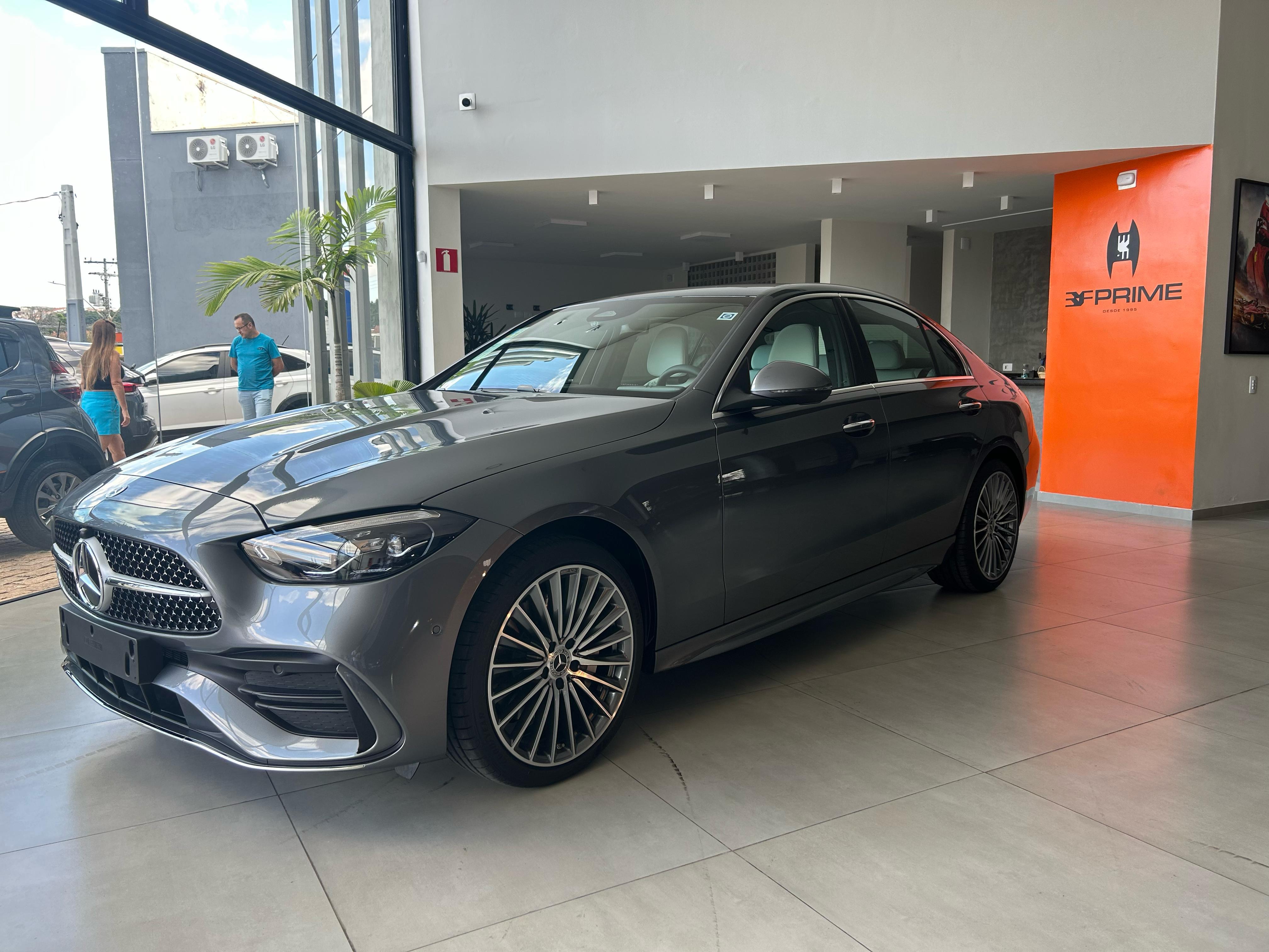 mercedes C-200 2025