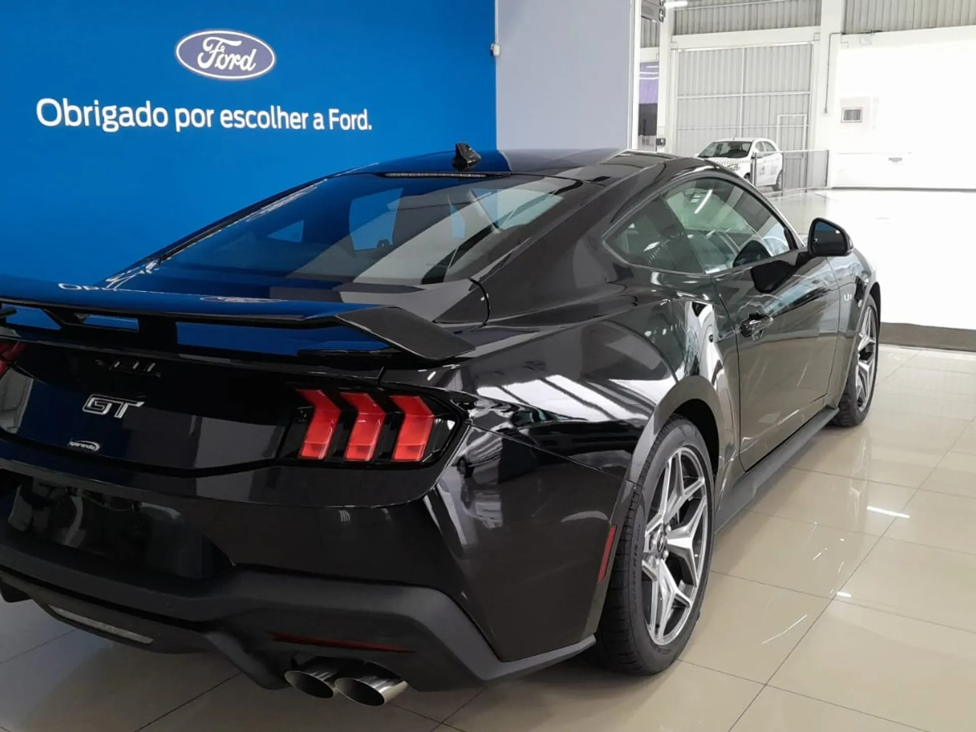 FORD  MUSTANG 2025