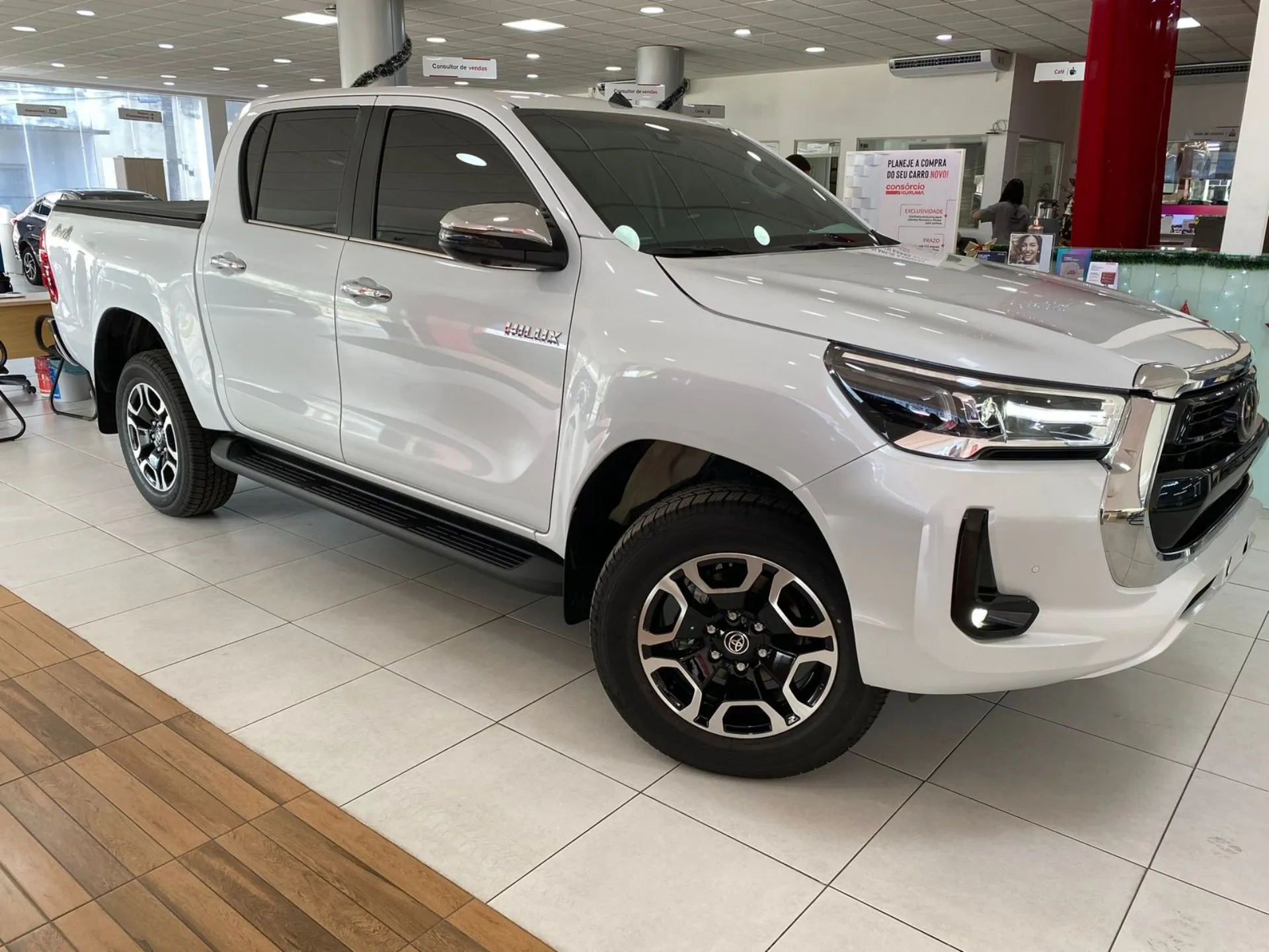 TOYOTA HILUX 2025
