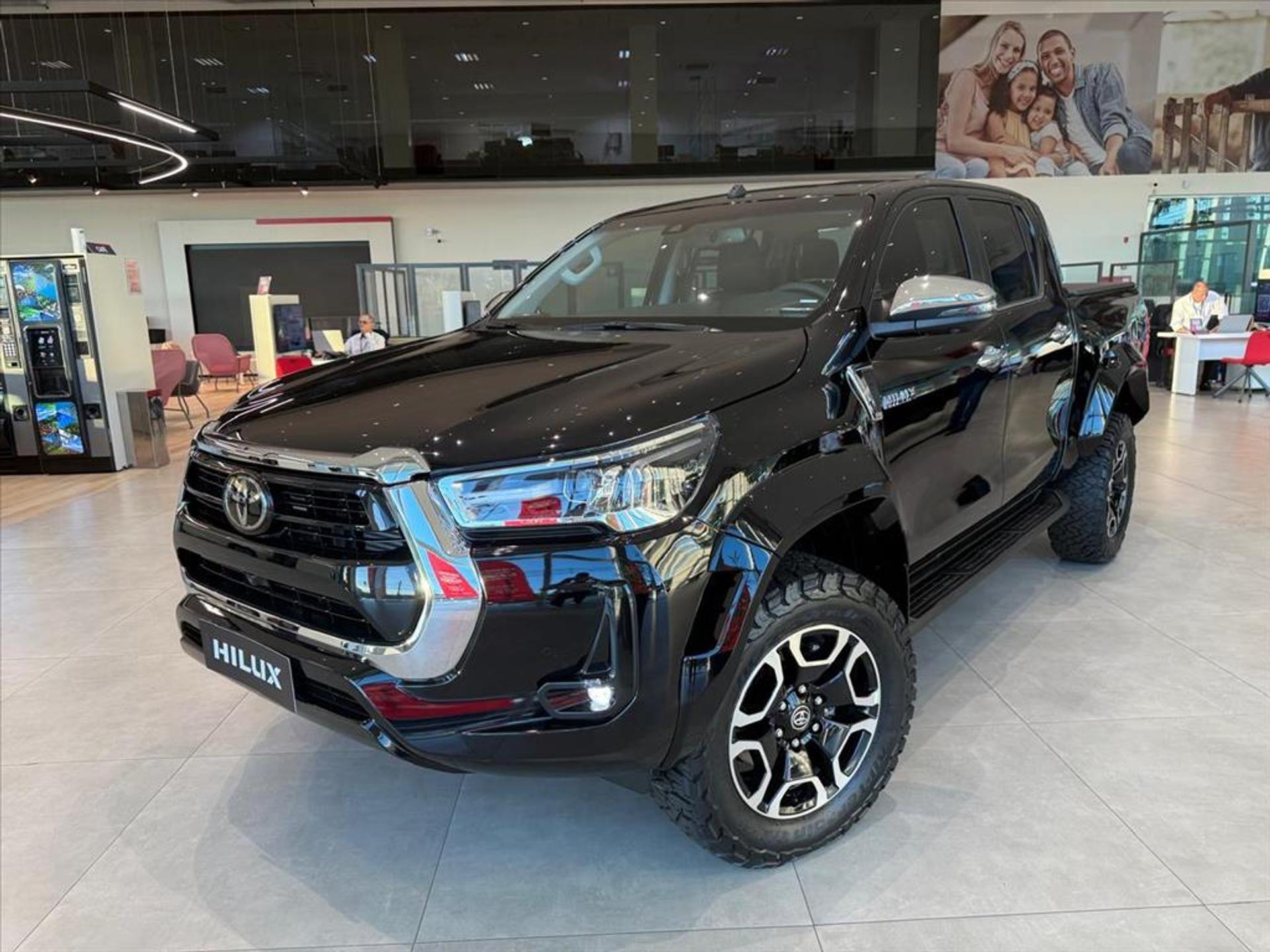 TOYOTA HILUX 2025
