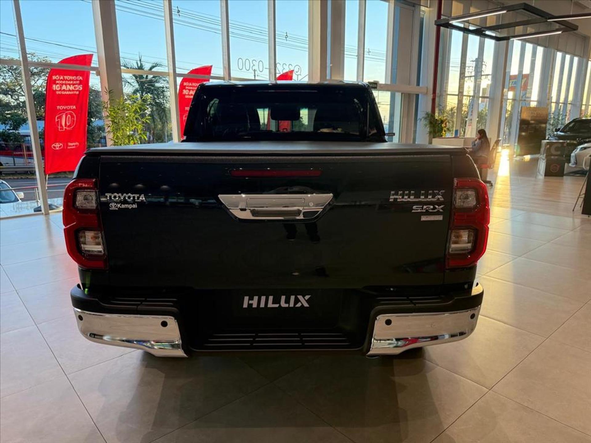 TOYOTA HILUX 2025