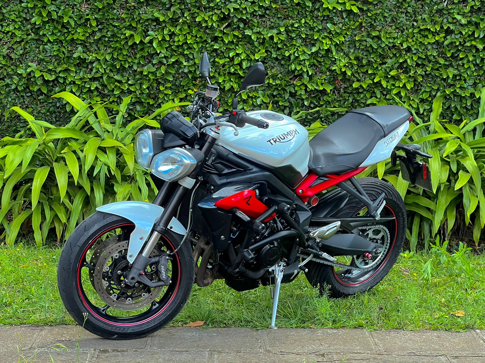 Triumph STREET 2015