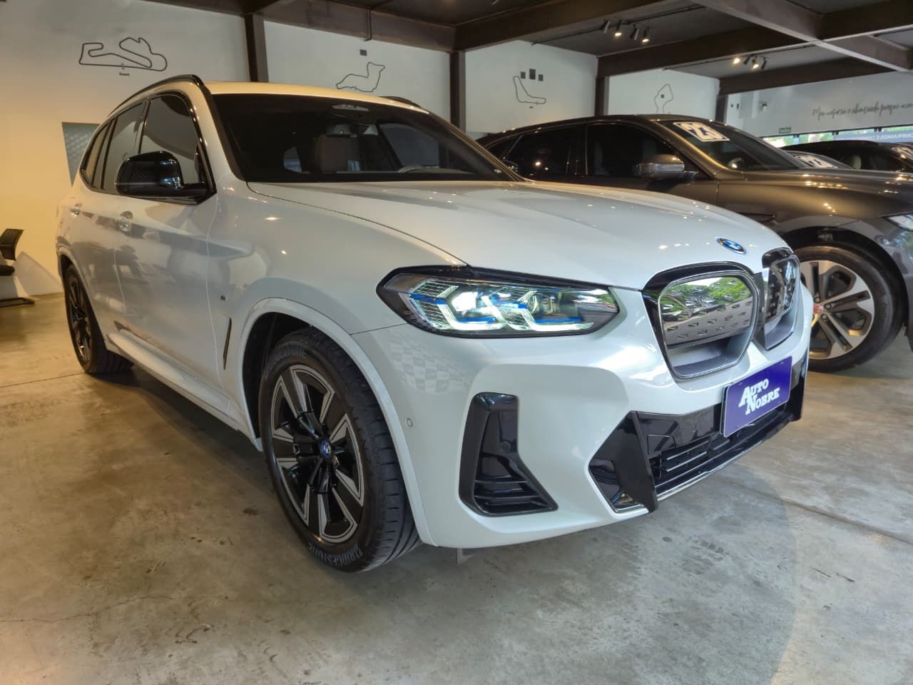 BMW iX3 2023