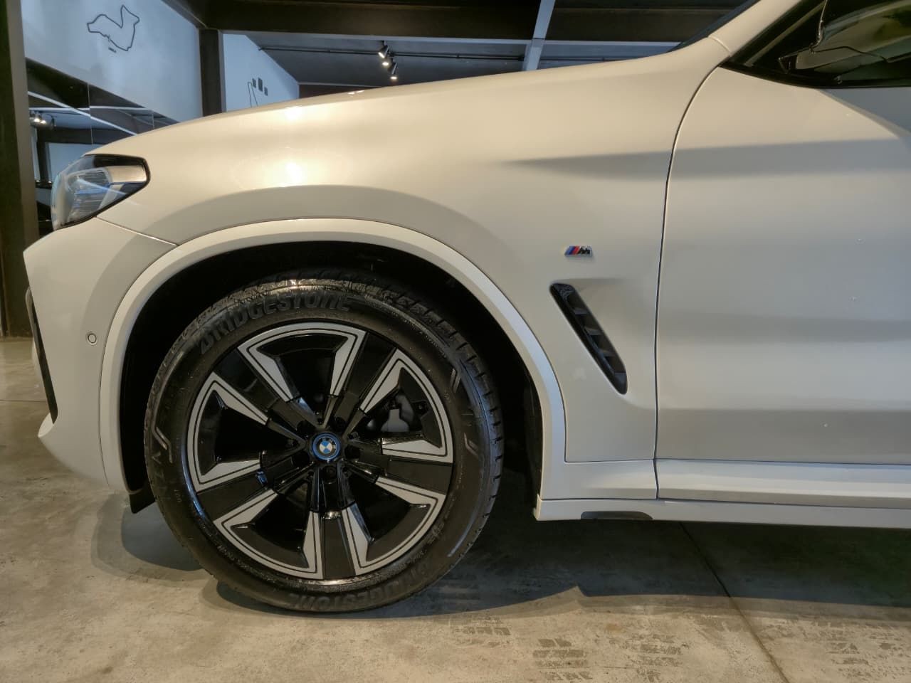 BMW iX3 2023