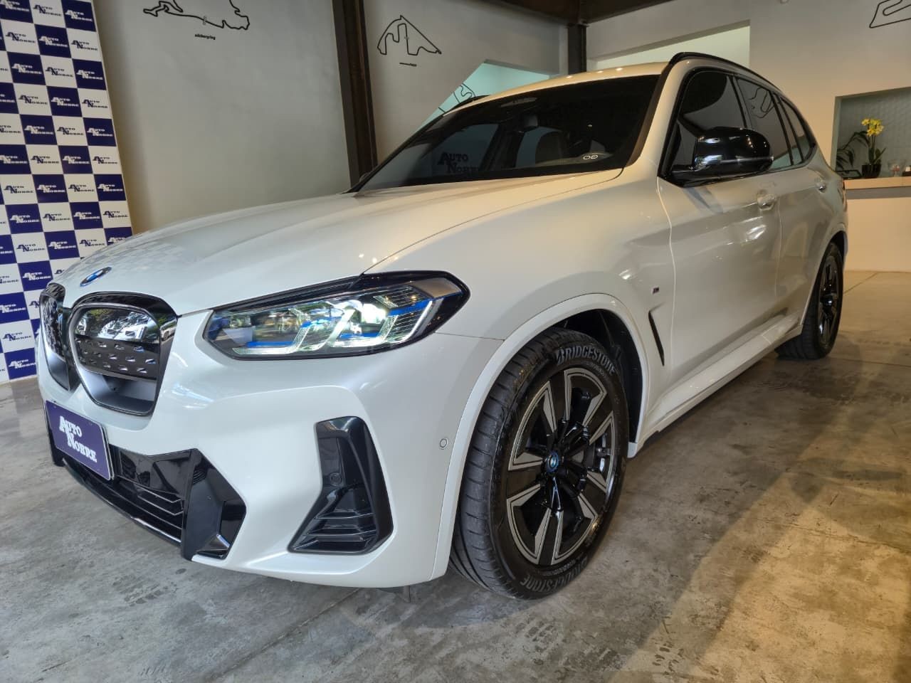 BMW iX3 2023