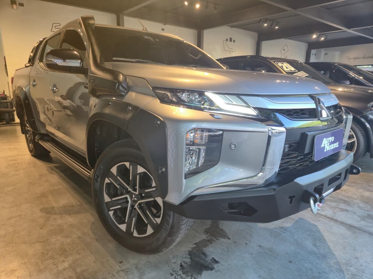 MITSUBISHI L200 TRITON 2023