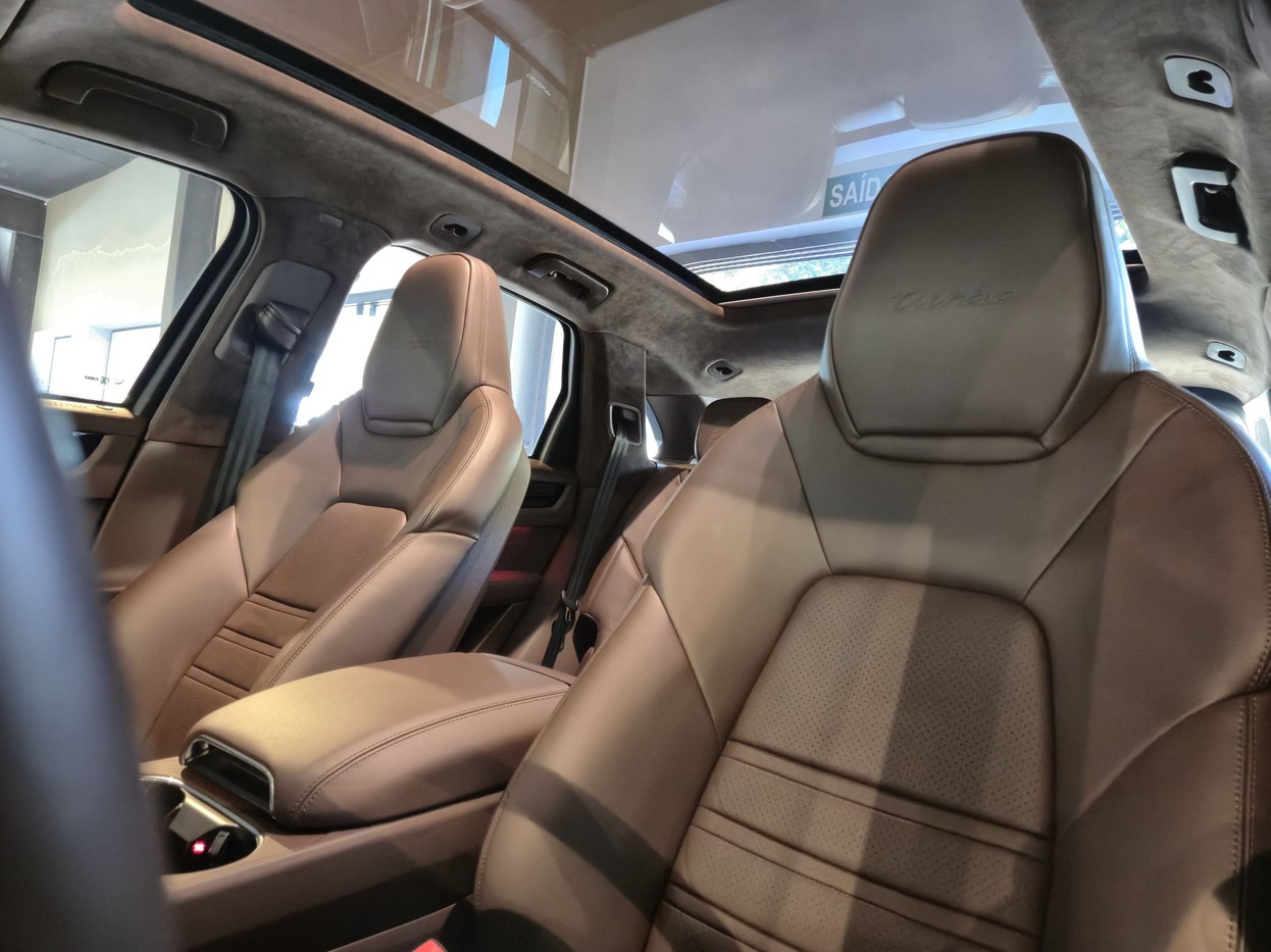 PORSCHE CAYENNE 2023