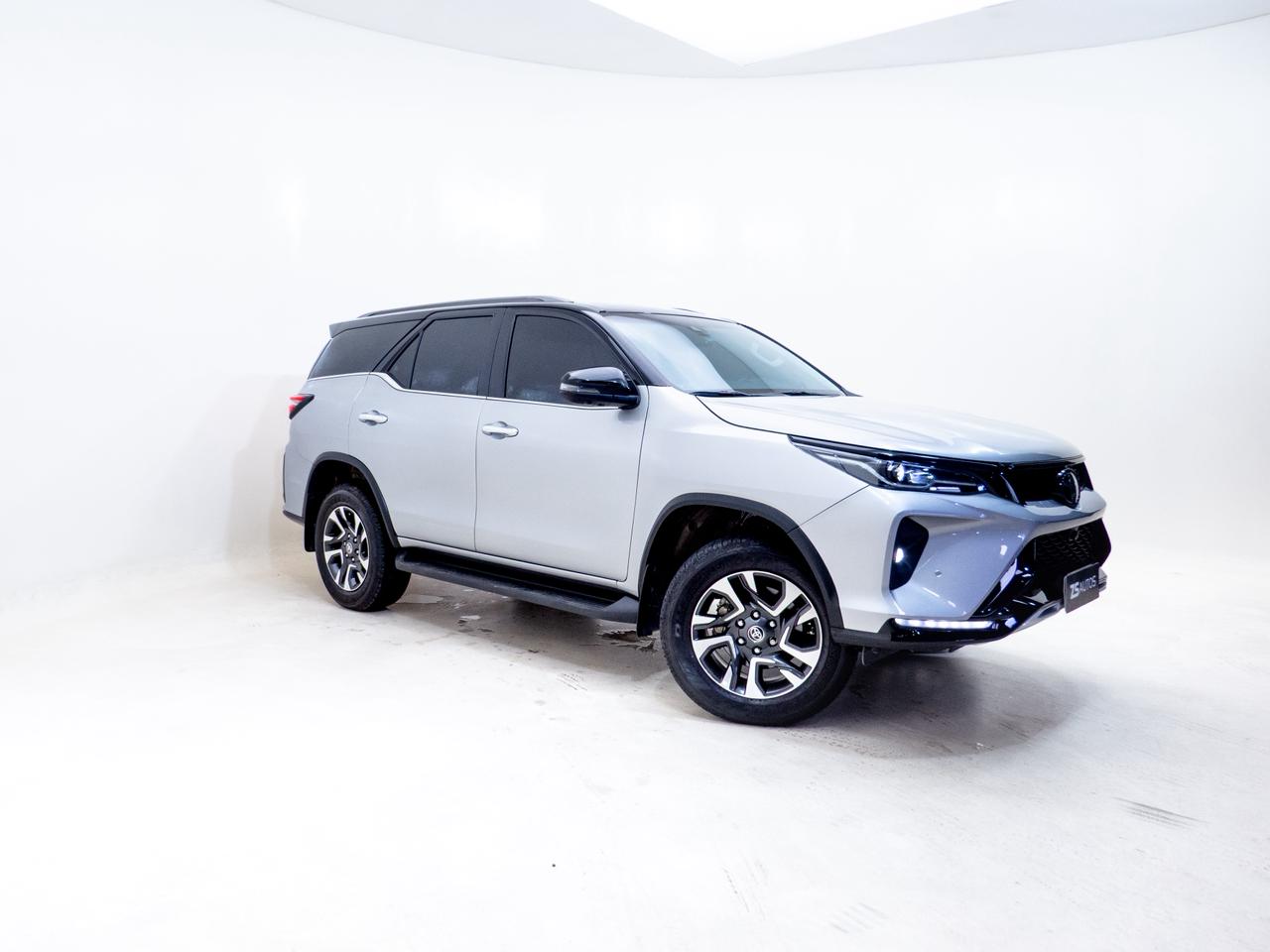 TOYOTA HILUX SW4 2024