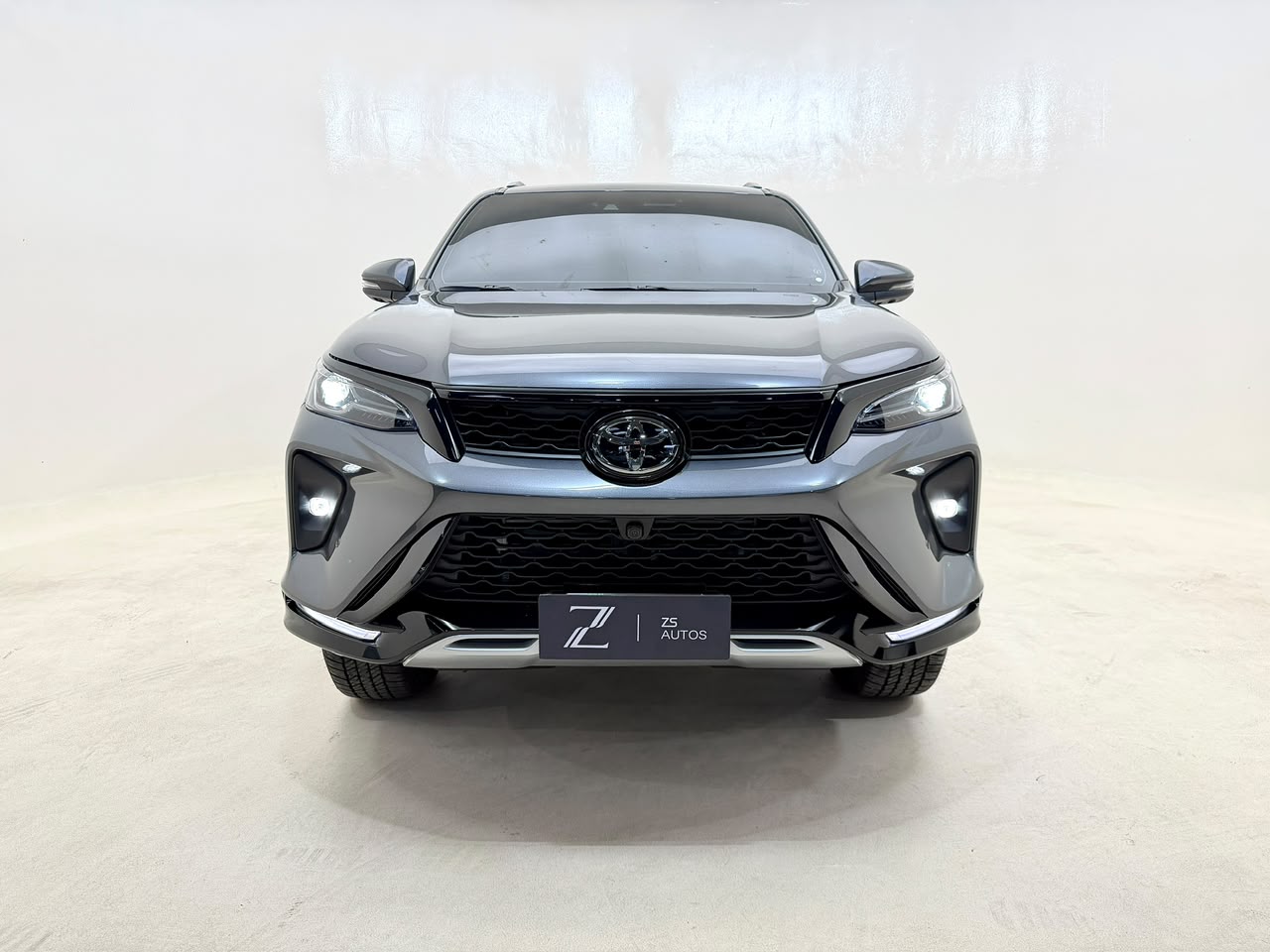Toyota Hilux SW4 2025