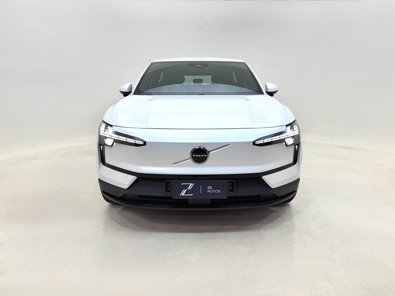 Volvo EX30 2024