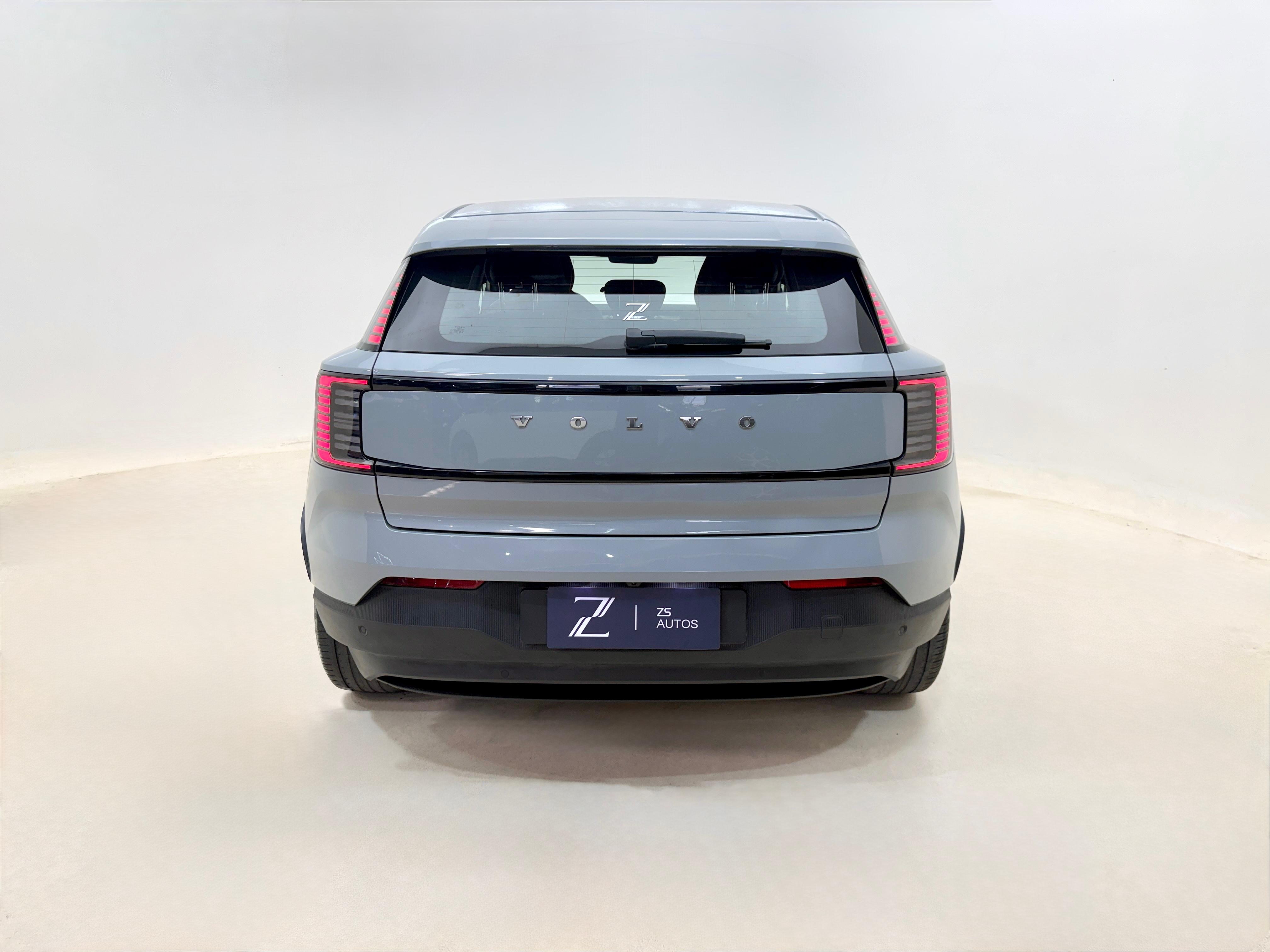 Volvo EX30 2024