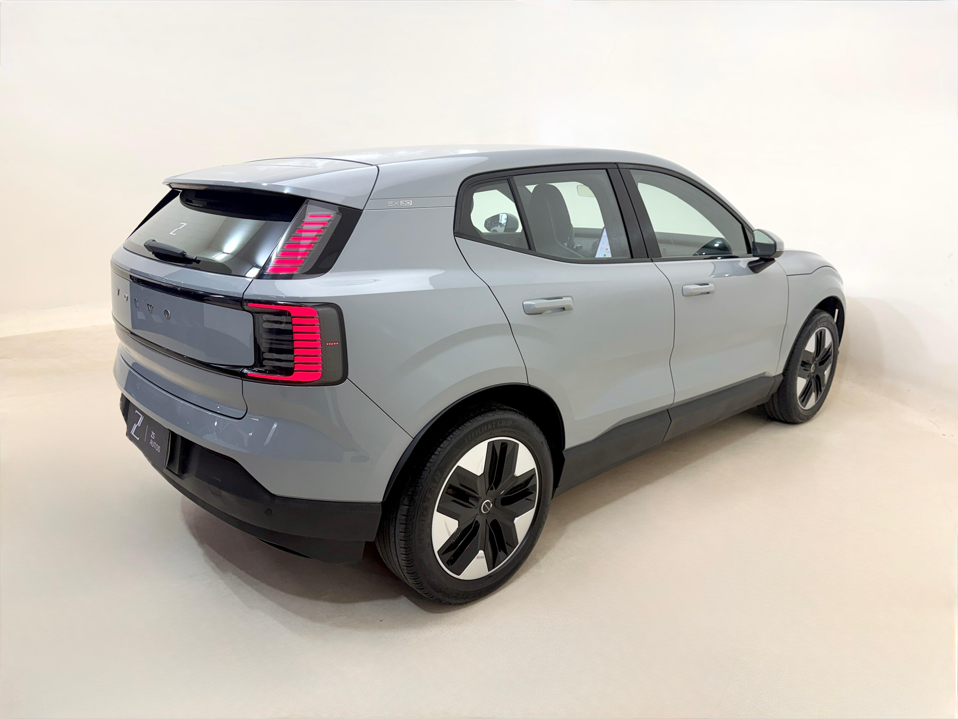 Volvo EX30 2024