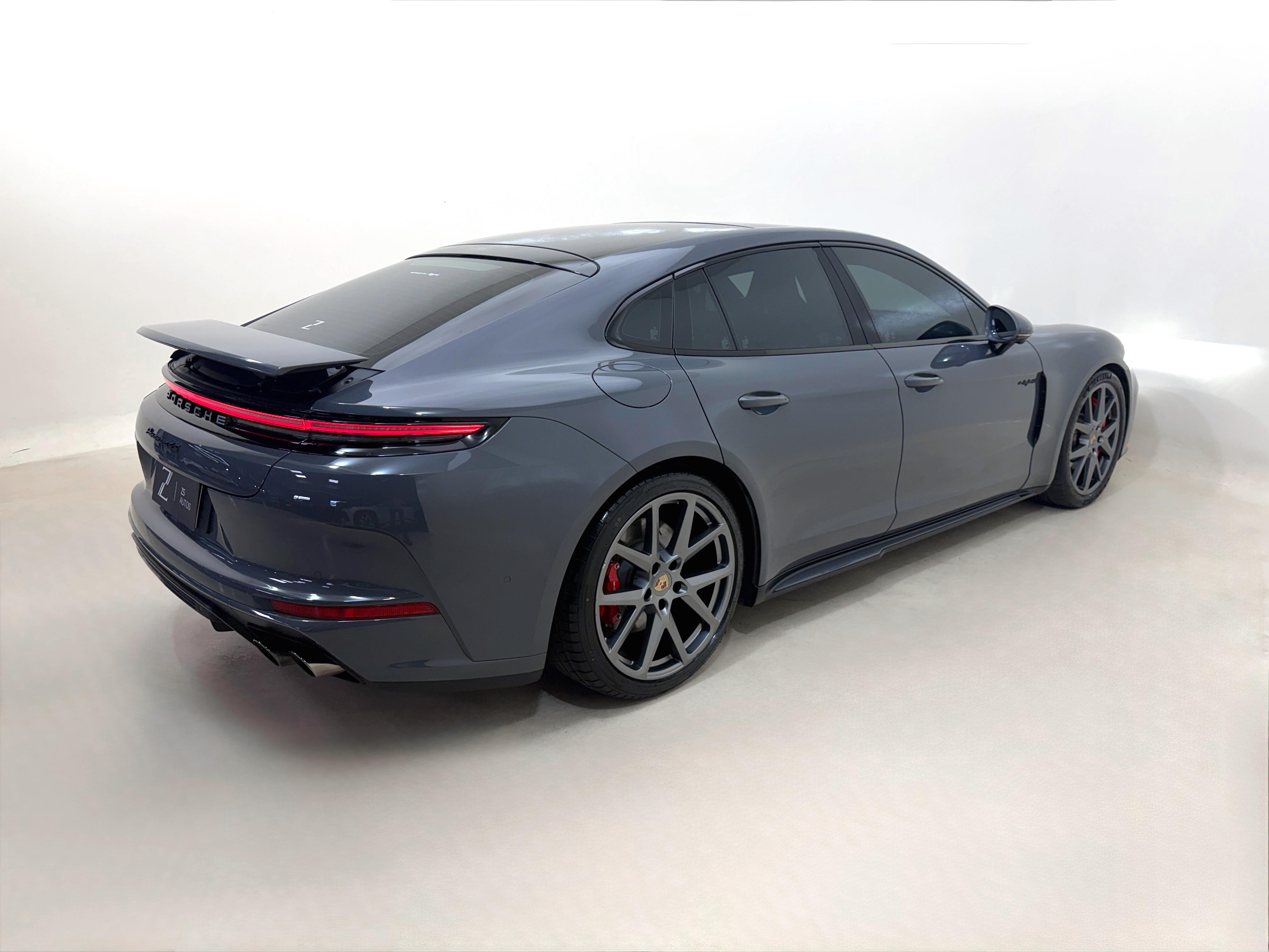 Porsche Panamera 2025
