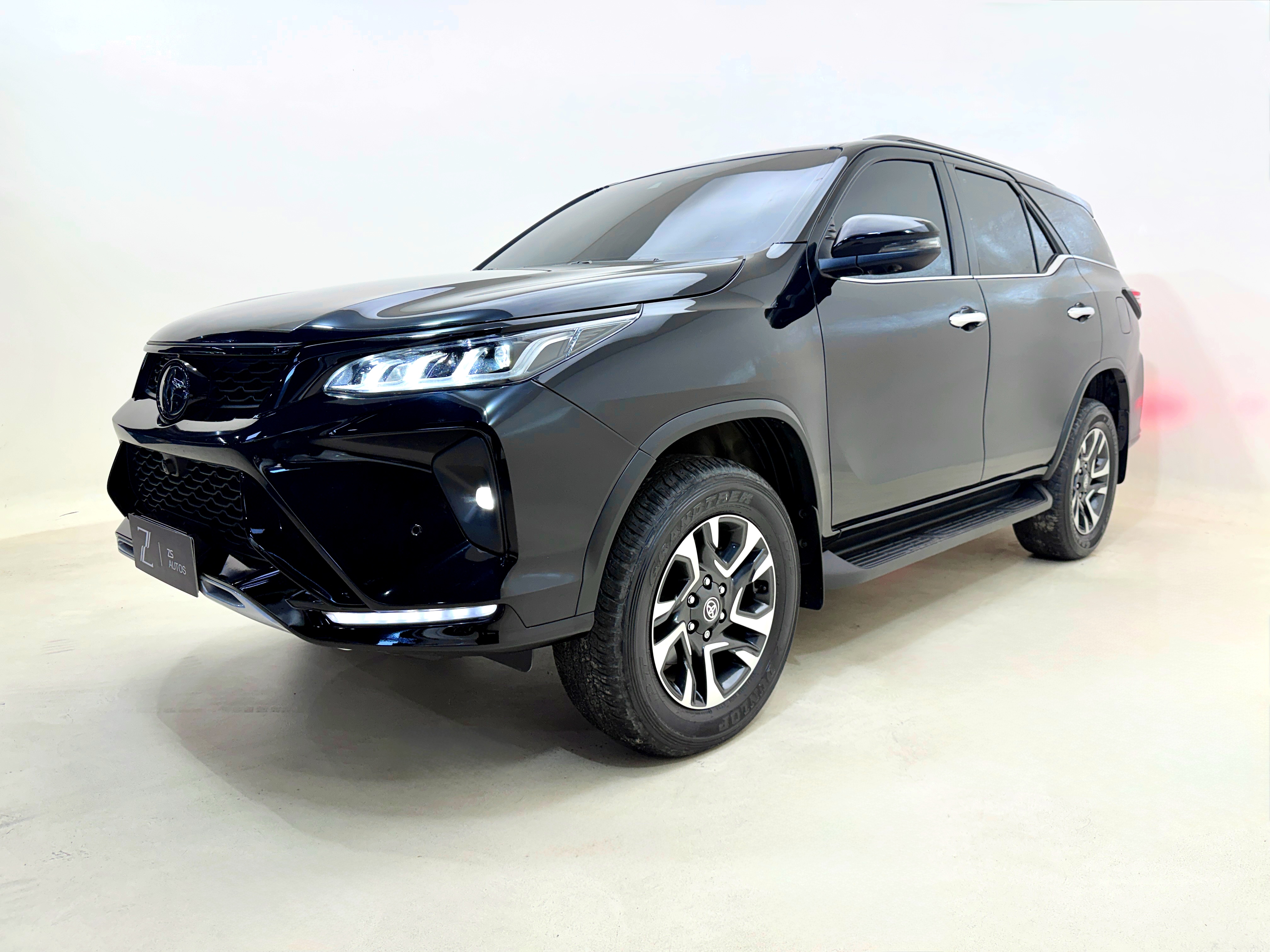 Toyota Hilux SW4 2025