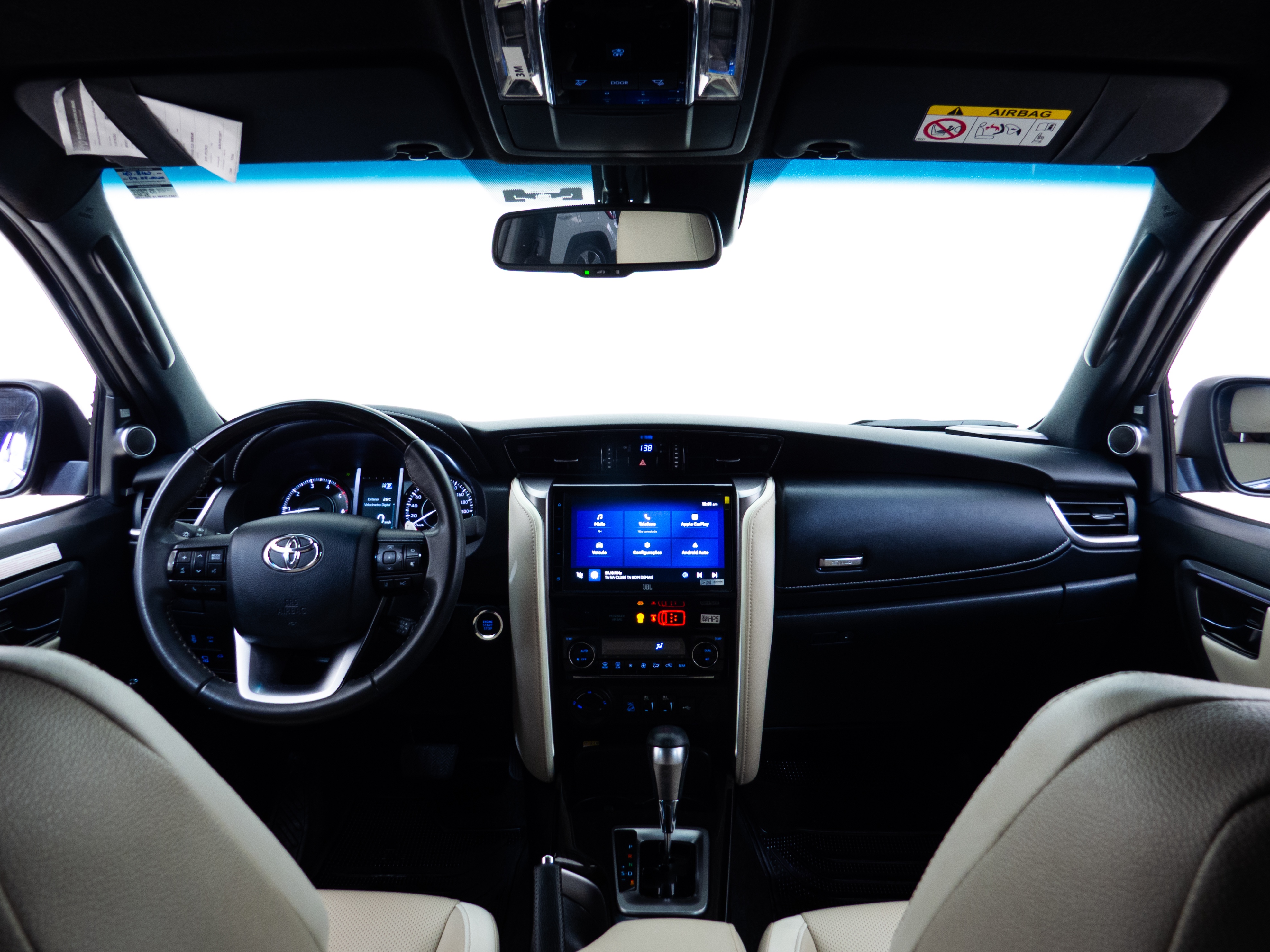 Toyota Hilux SW4 2024