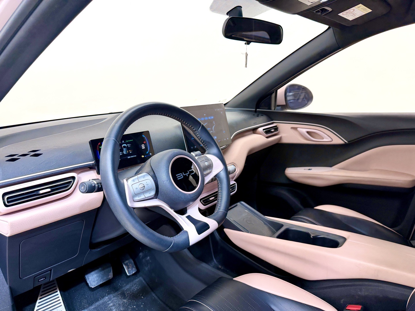 BYD Dolphin 2025