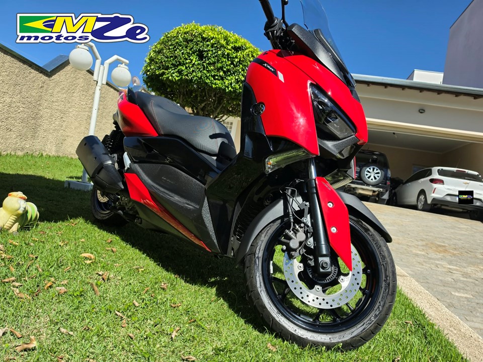 YAMAHA XMAX 250 2024