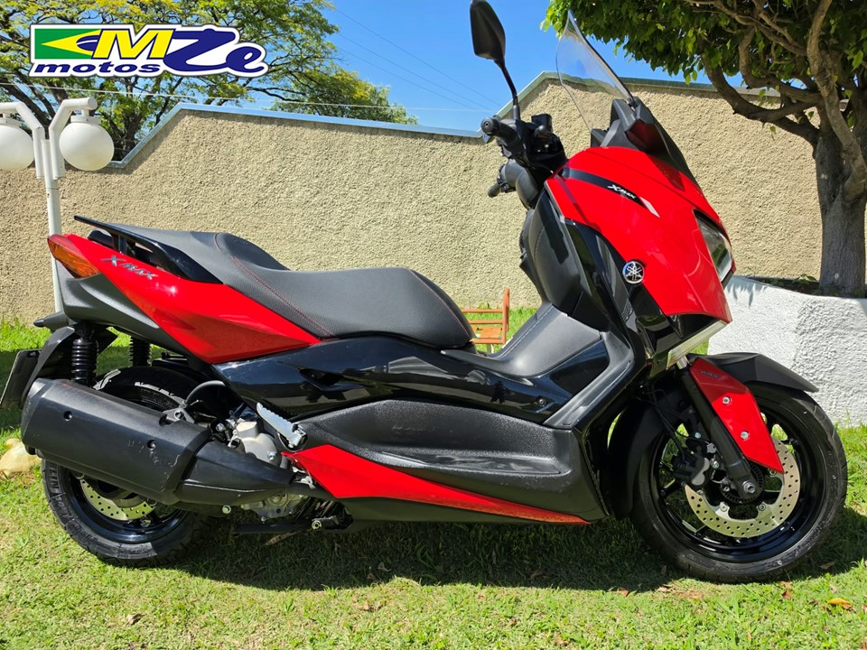 YAMAHA XMAX 250 2024