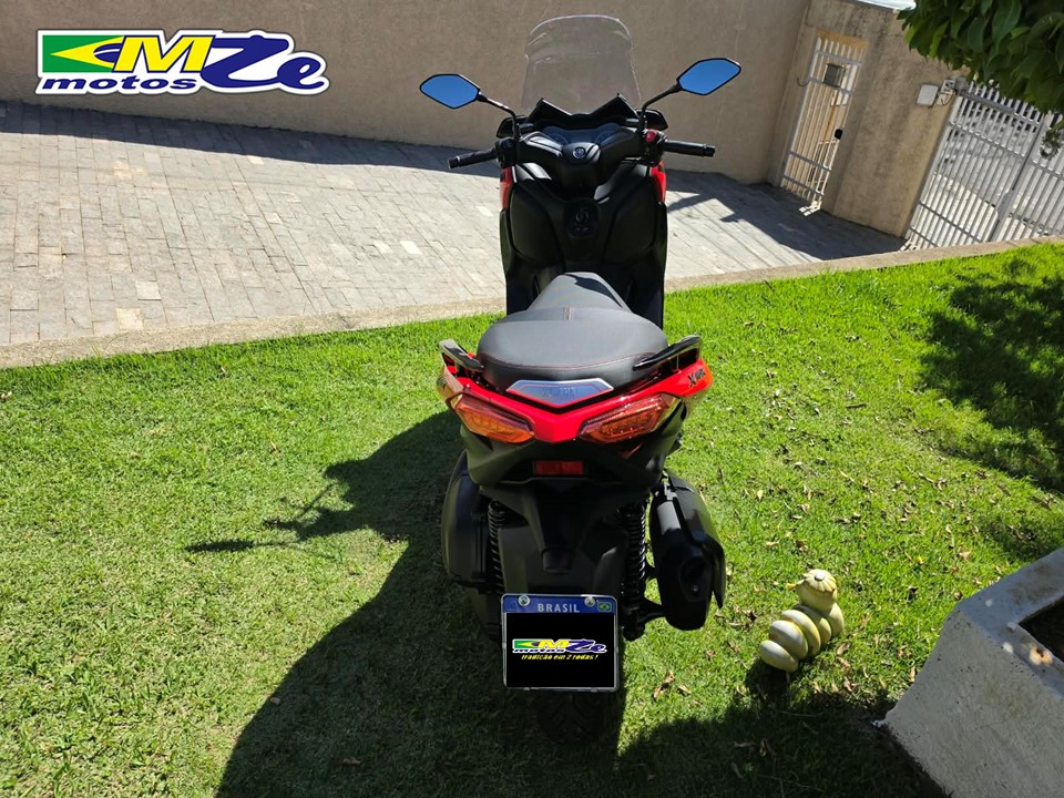 YAMAHA XMAX 250 2024