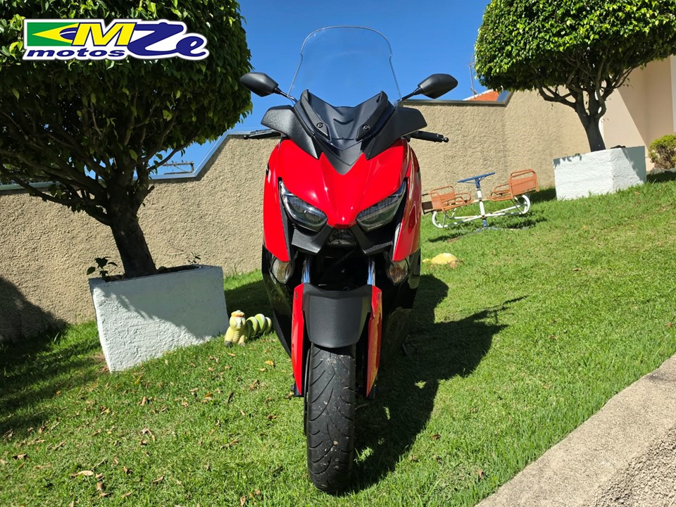 YAMAHA XMAX 250 2024