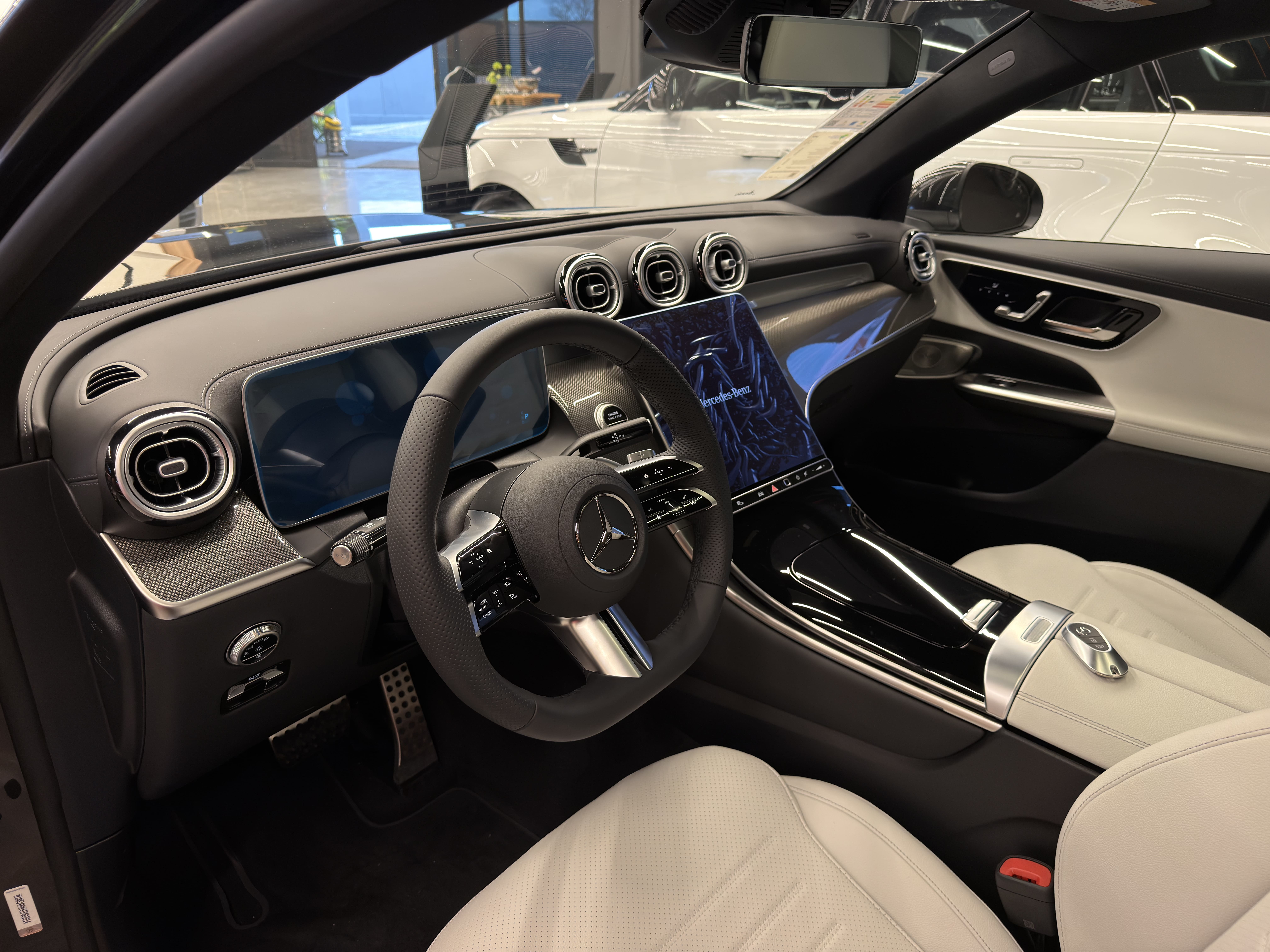 Mercedes-Benz GLC-300 2026