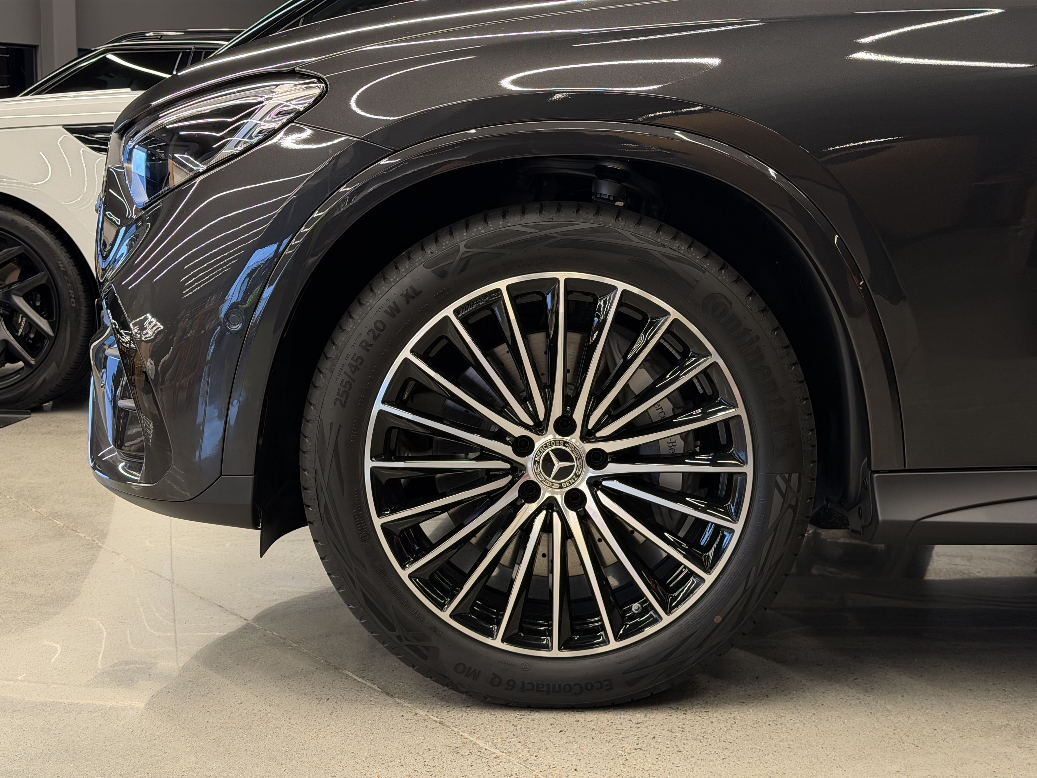 Mercedes-Benz GLC-300 2026