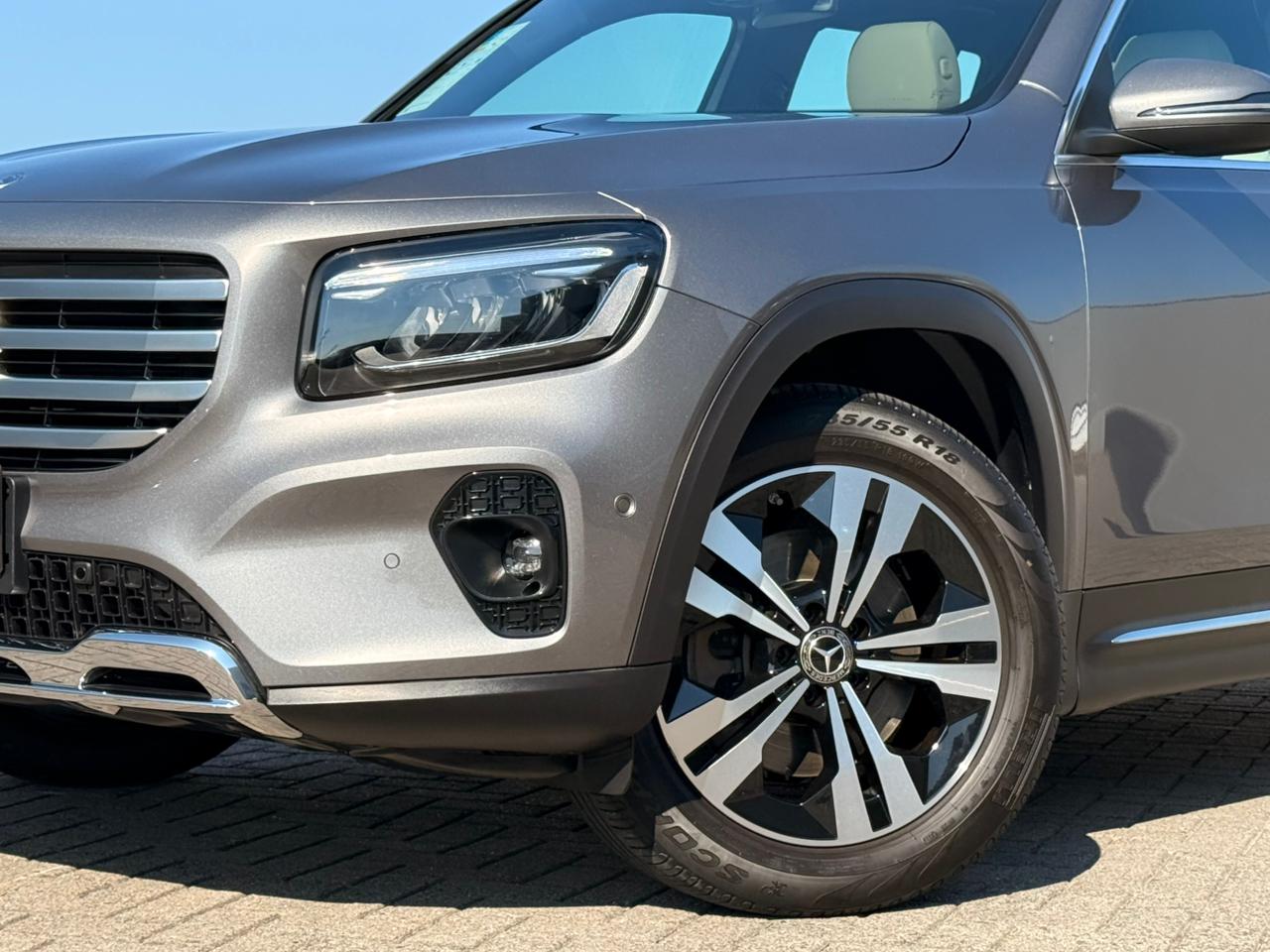 Mercedes-Benz GLB 2025