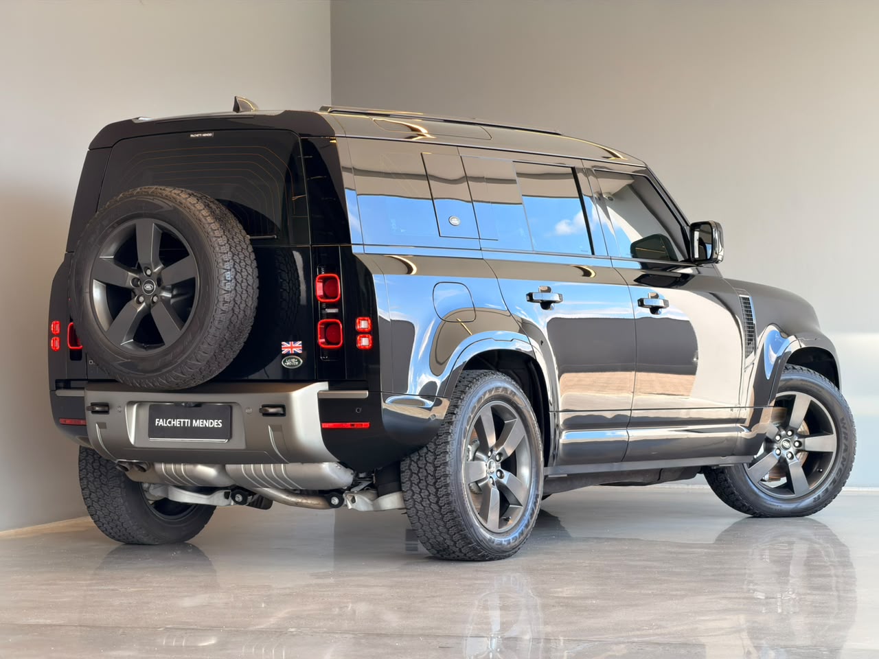 Land Rover Defender 110 2023