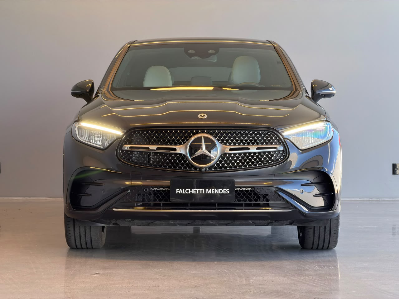 Mercedes-Benz GLC-300 2025