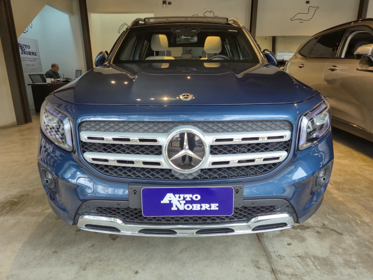 Mercedes-Benz GLB 2023