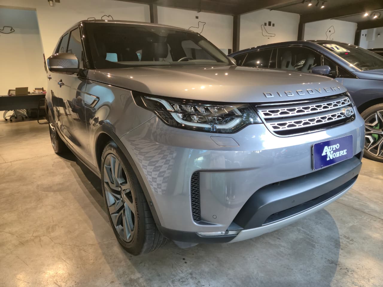 Land Rover Discovery 2020