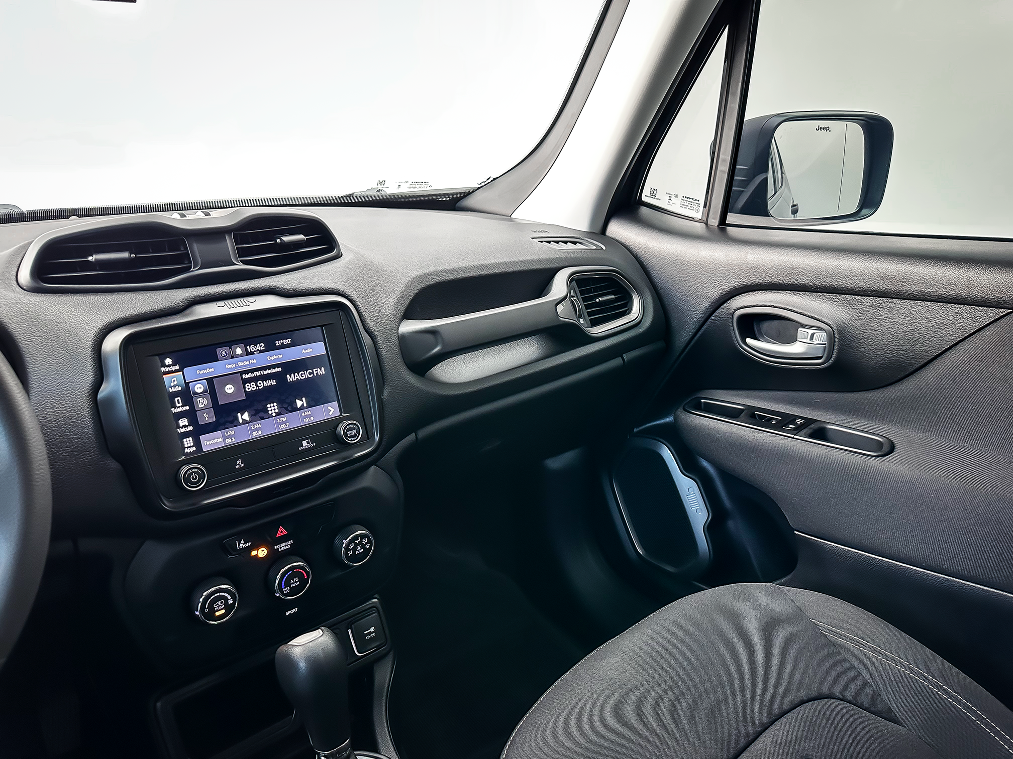 Jeep Renegade Sport T270 1.3 Tb 4X2 Flex Aut. - foto 14