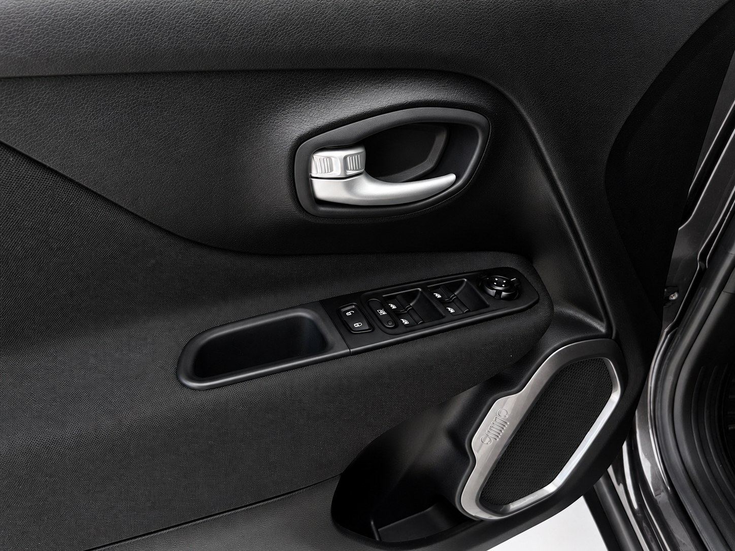 Jeep Renegade Sport T270 1.3 Tb 4X2 Flex Aut. - foto 15