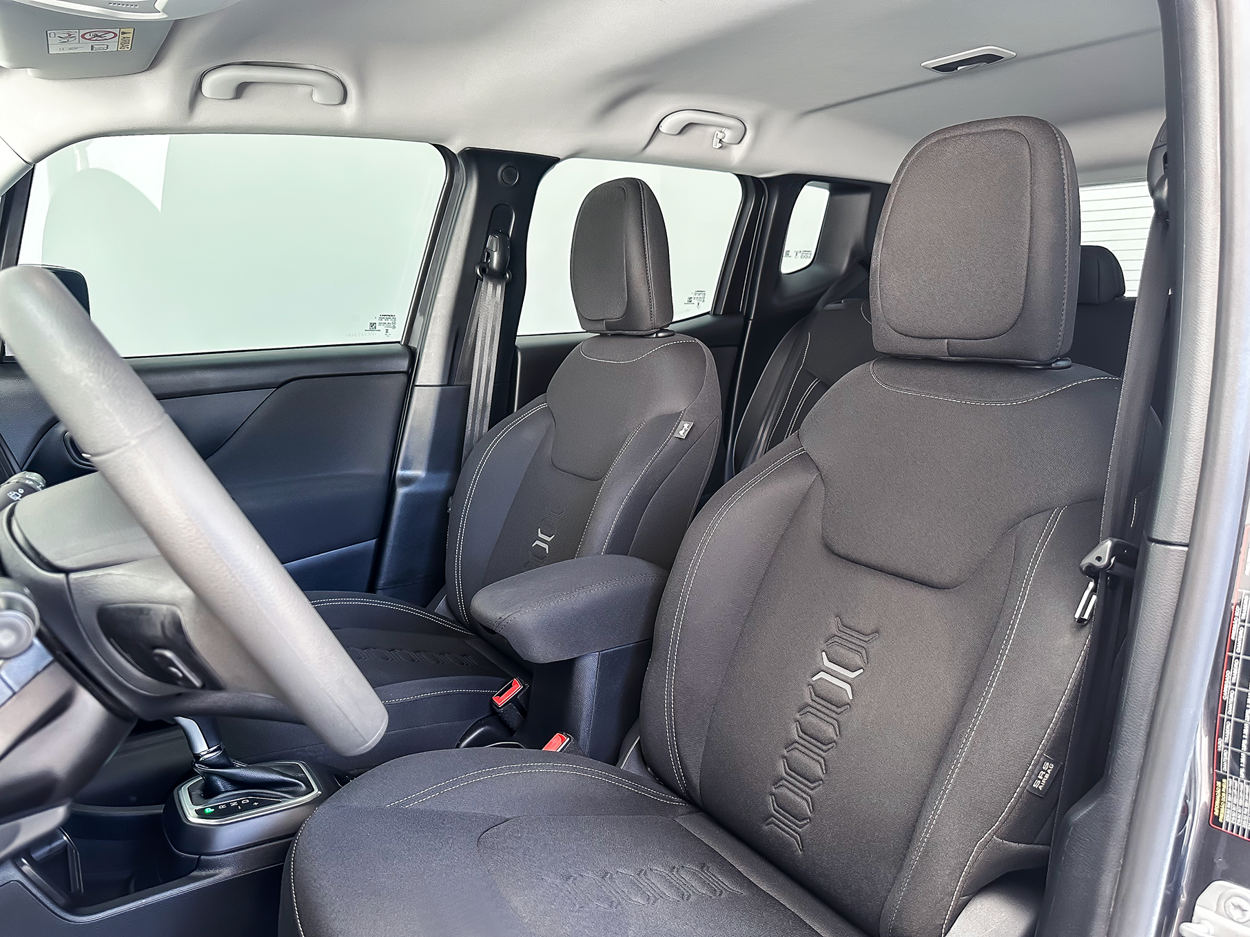 Jeep Renegade Sport T270 1.3 Tb 4X2 Flex Aut. - foto 6