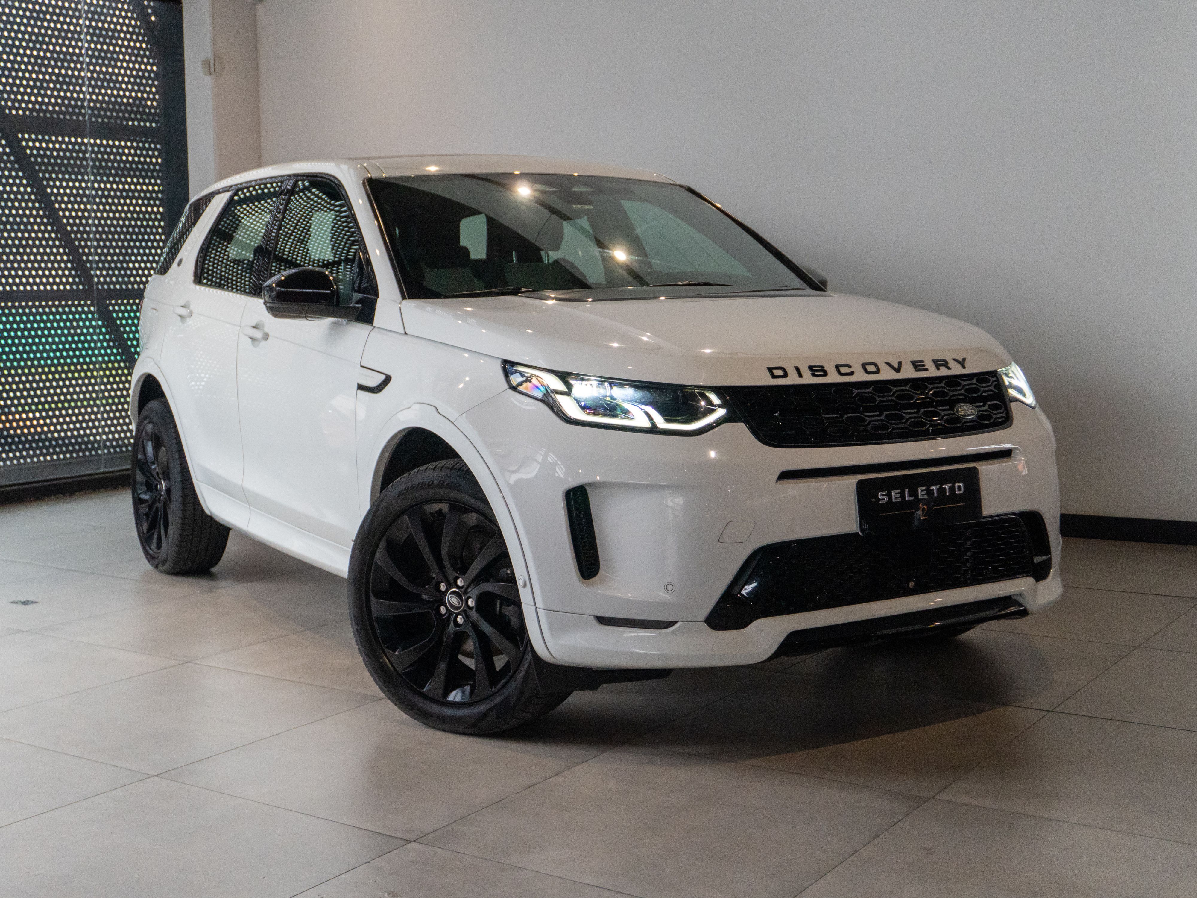 Land Rover Discovery Sport 2021