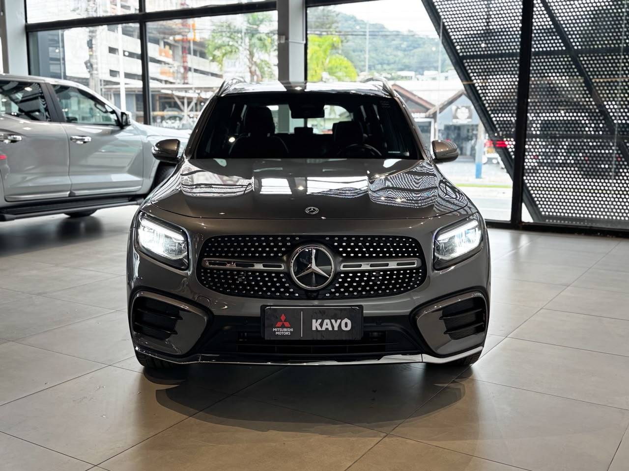 Mercedes-Benz GLB 220 2025