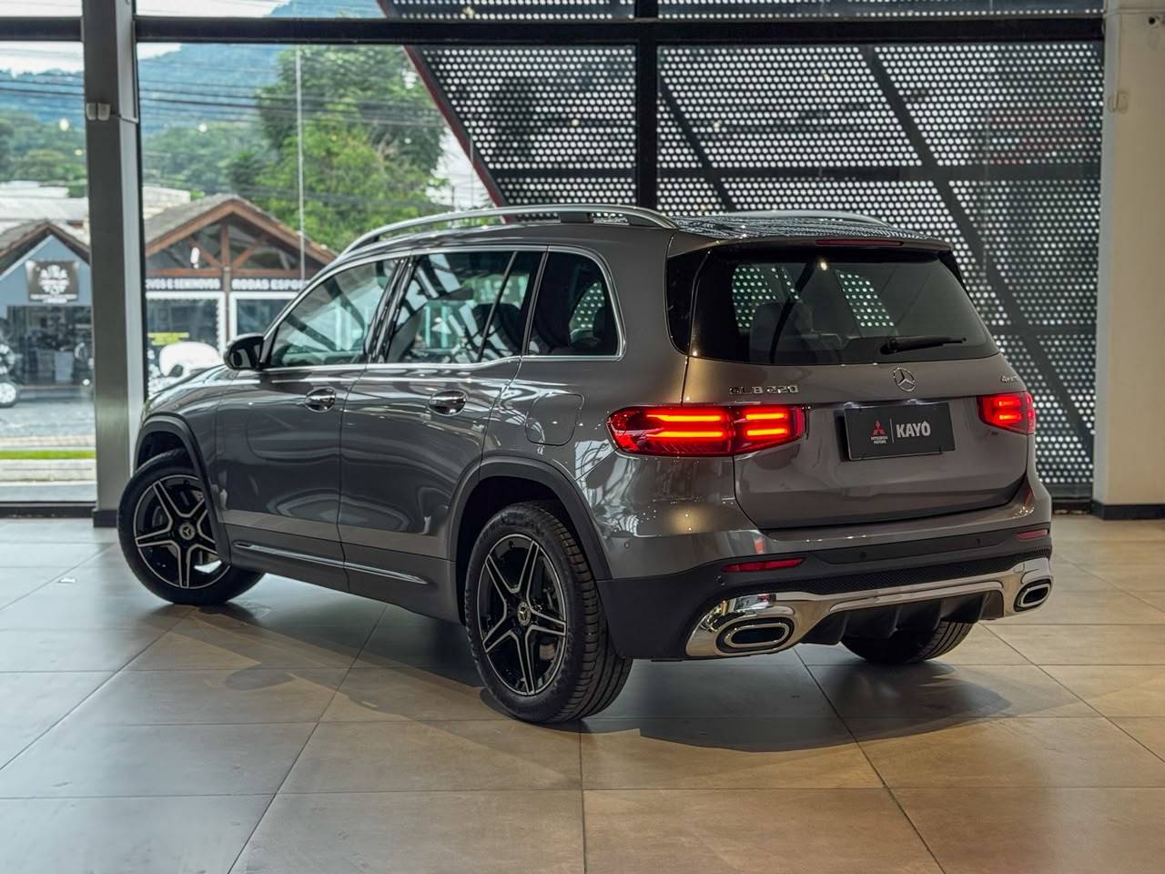 Mercedes-Benz GLB 220 2025