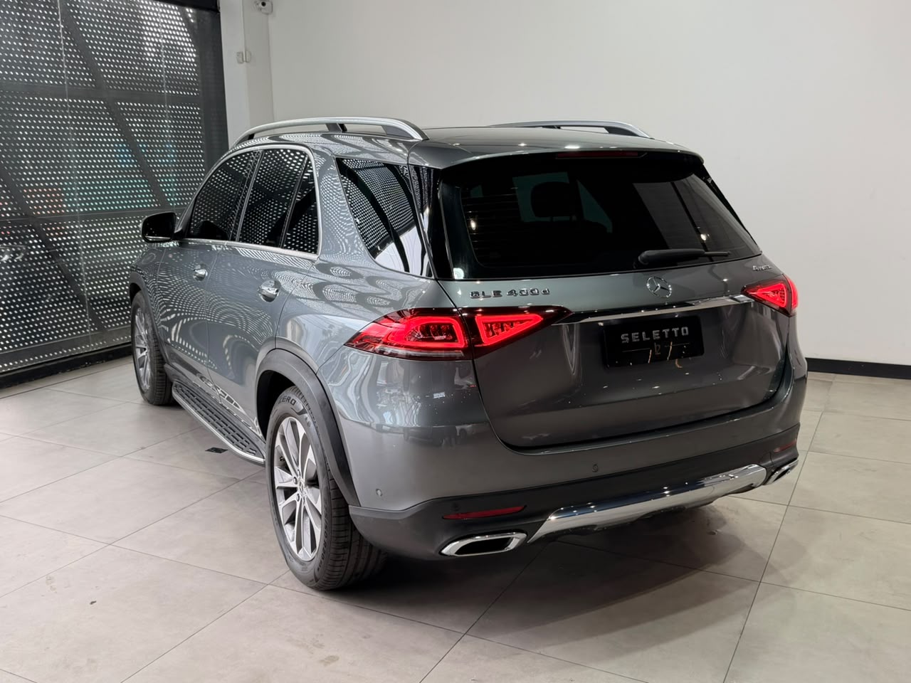 Mercedes-Benz GLE-400 2022