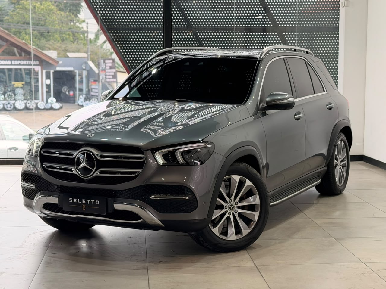 Mercedes-Benz GLE-400 2022
