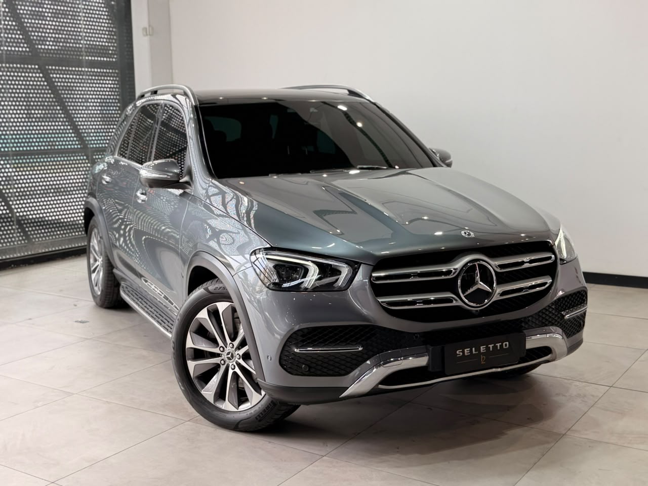 Mercedes-Benz GLE-400 2022