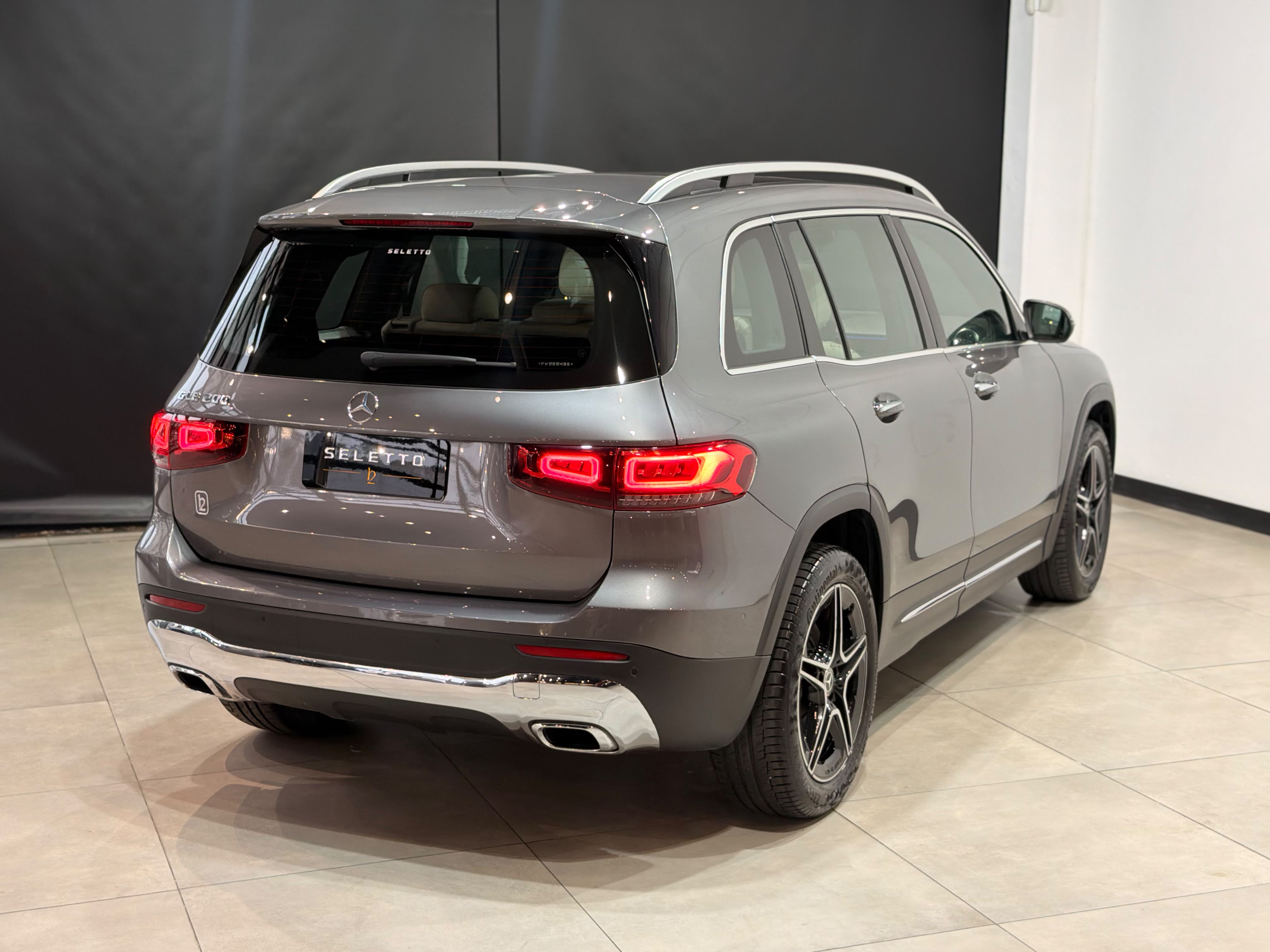 Mercedes-Benz GLB 2023