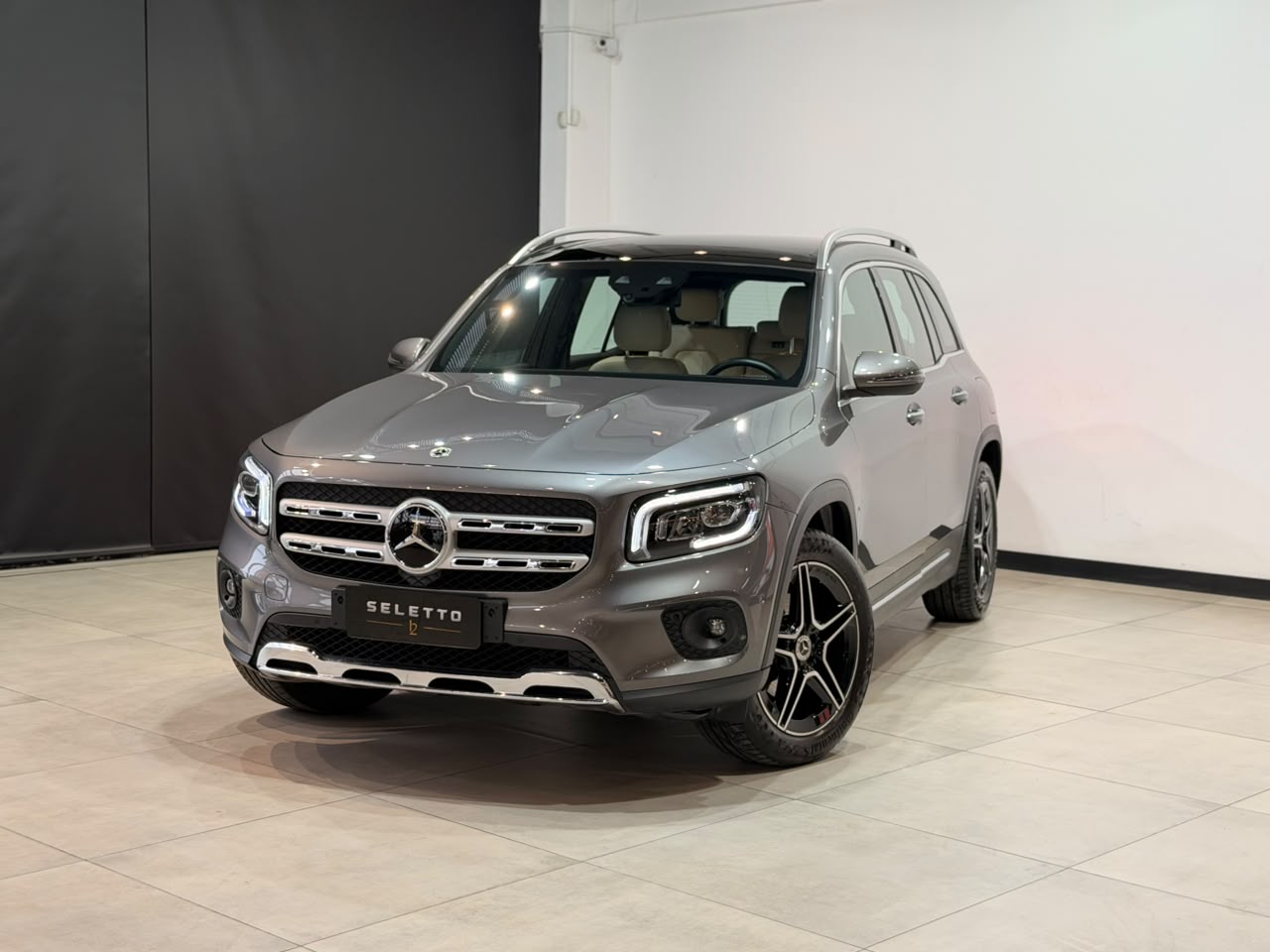 Mercedes-Benz GLB 2023