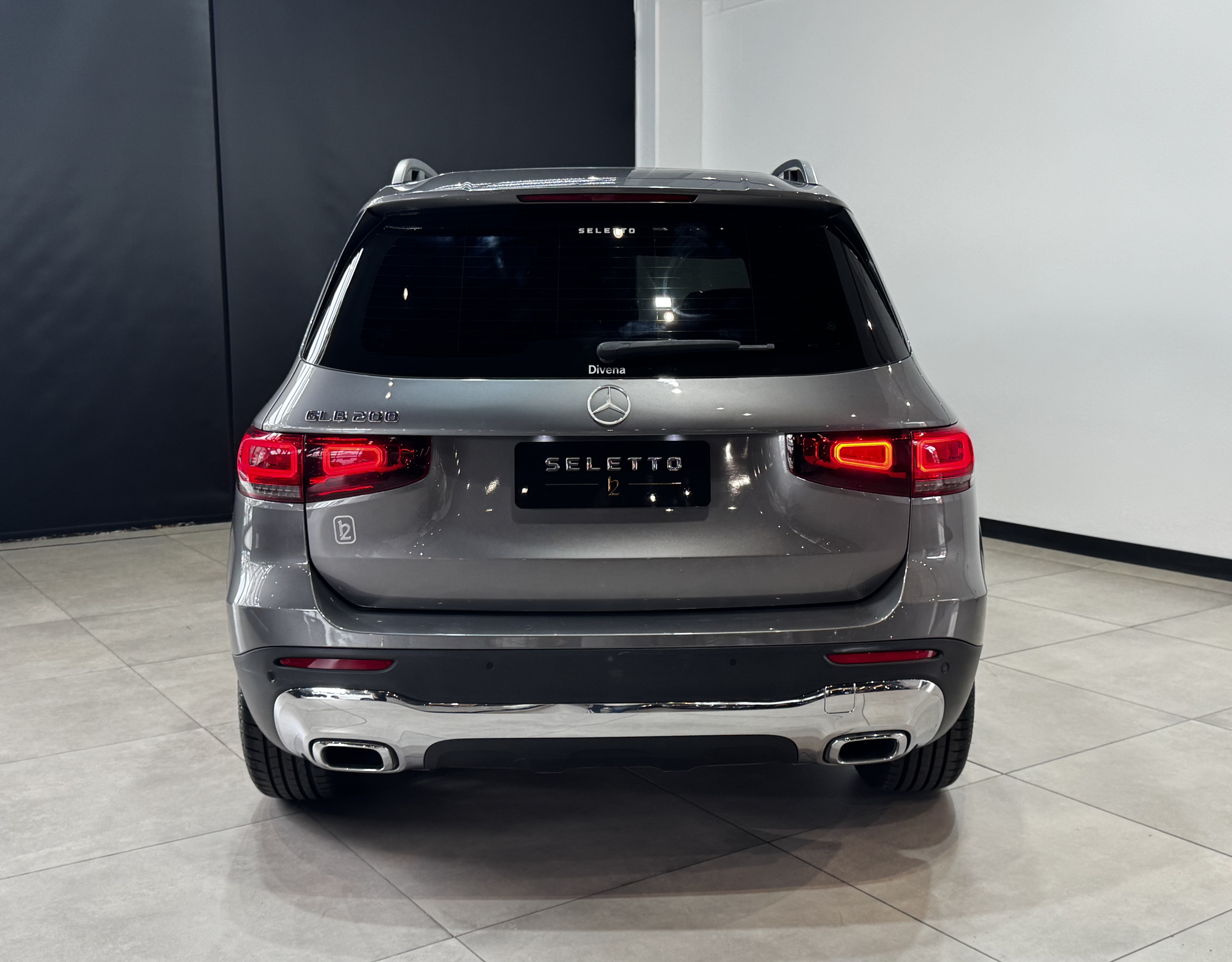 Mercedes-Benz GLB-200 2021